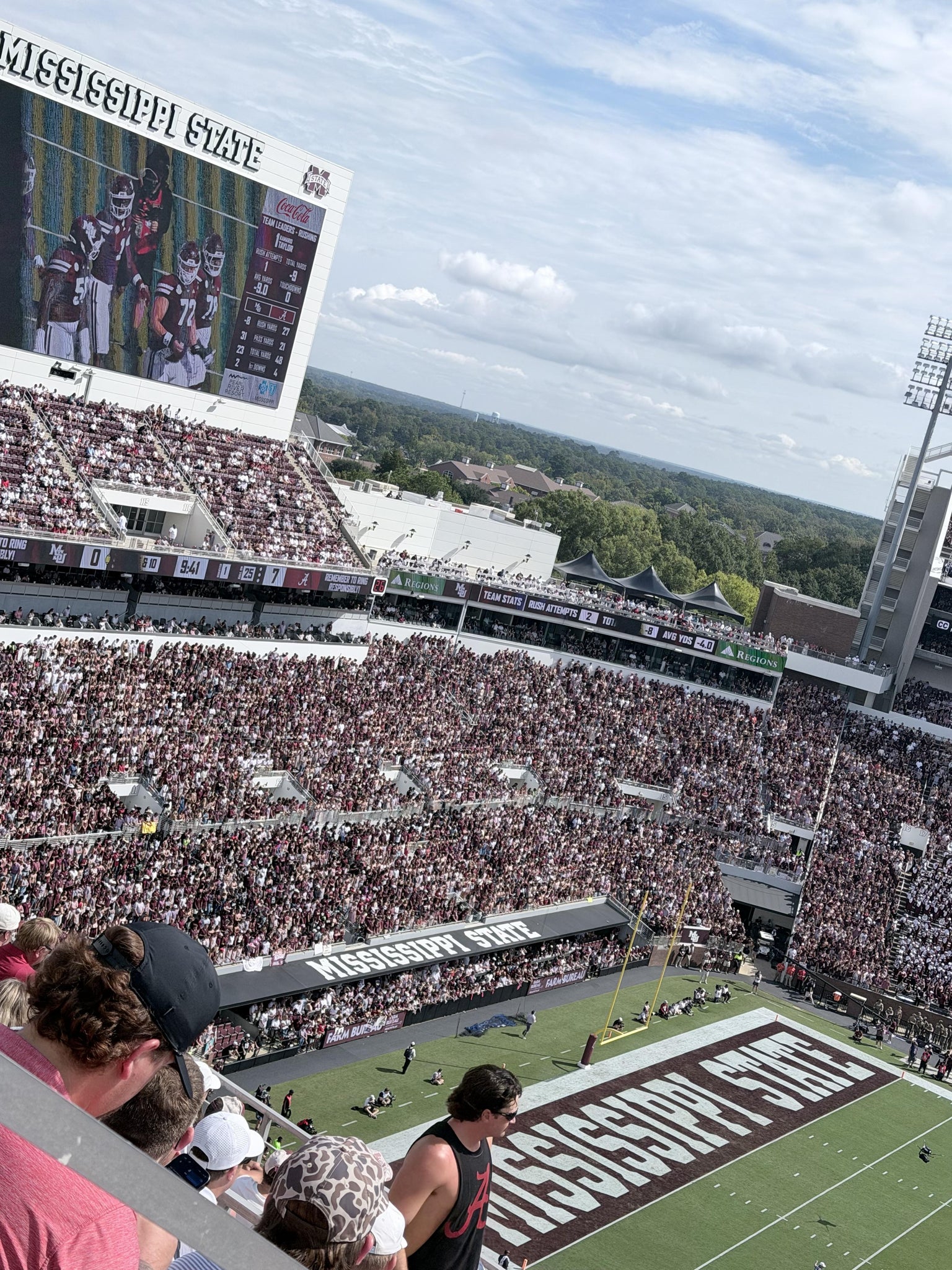 Vue réelle des fans prise de la Section 308 au site Davis Wade Stadium at Scott Field par Gwendolyn H