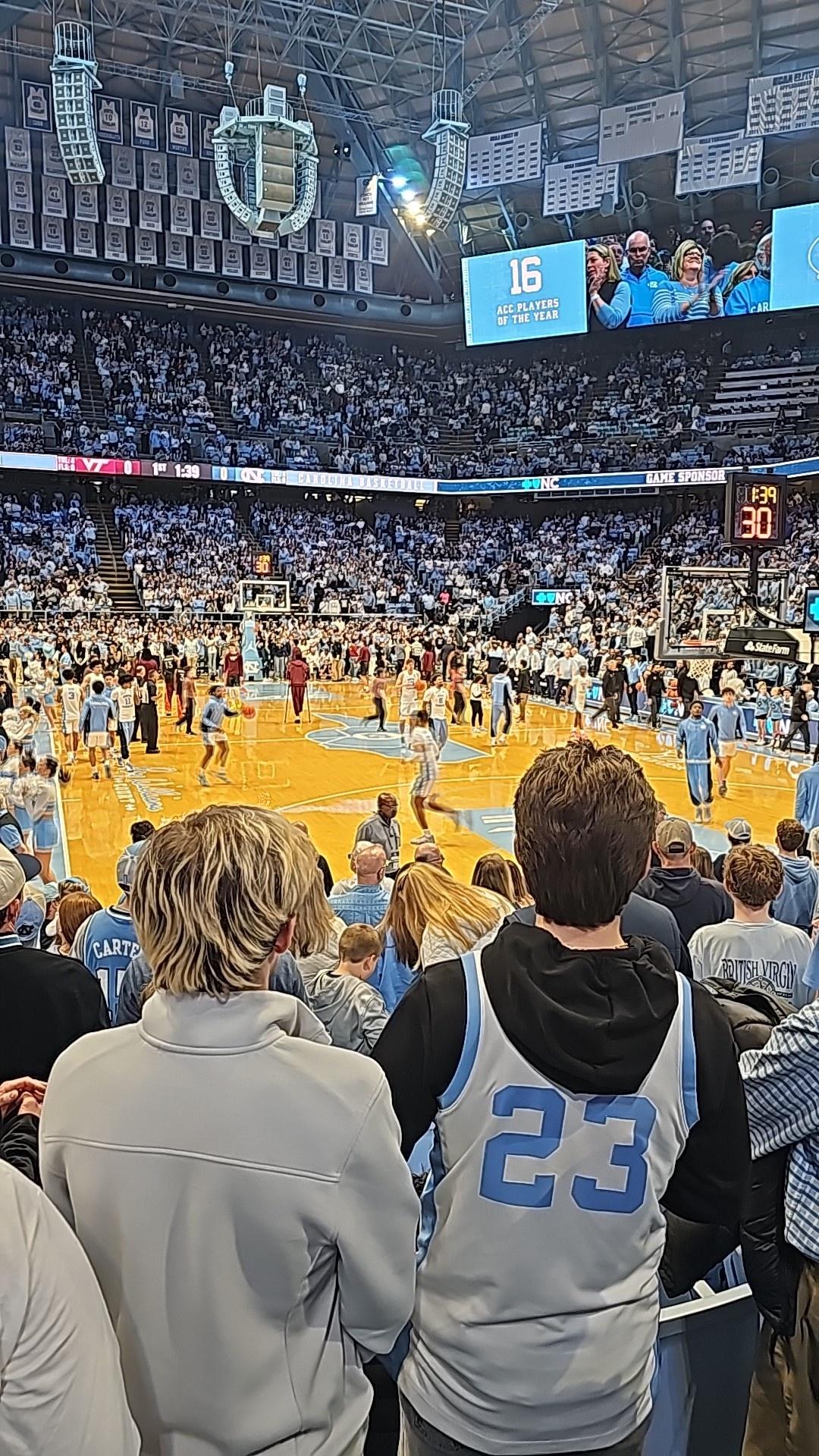 Vue réelle des fans prise de la Section 133 au site Dean Smith Center par Amanda S
