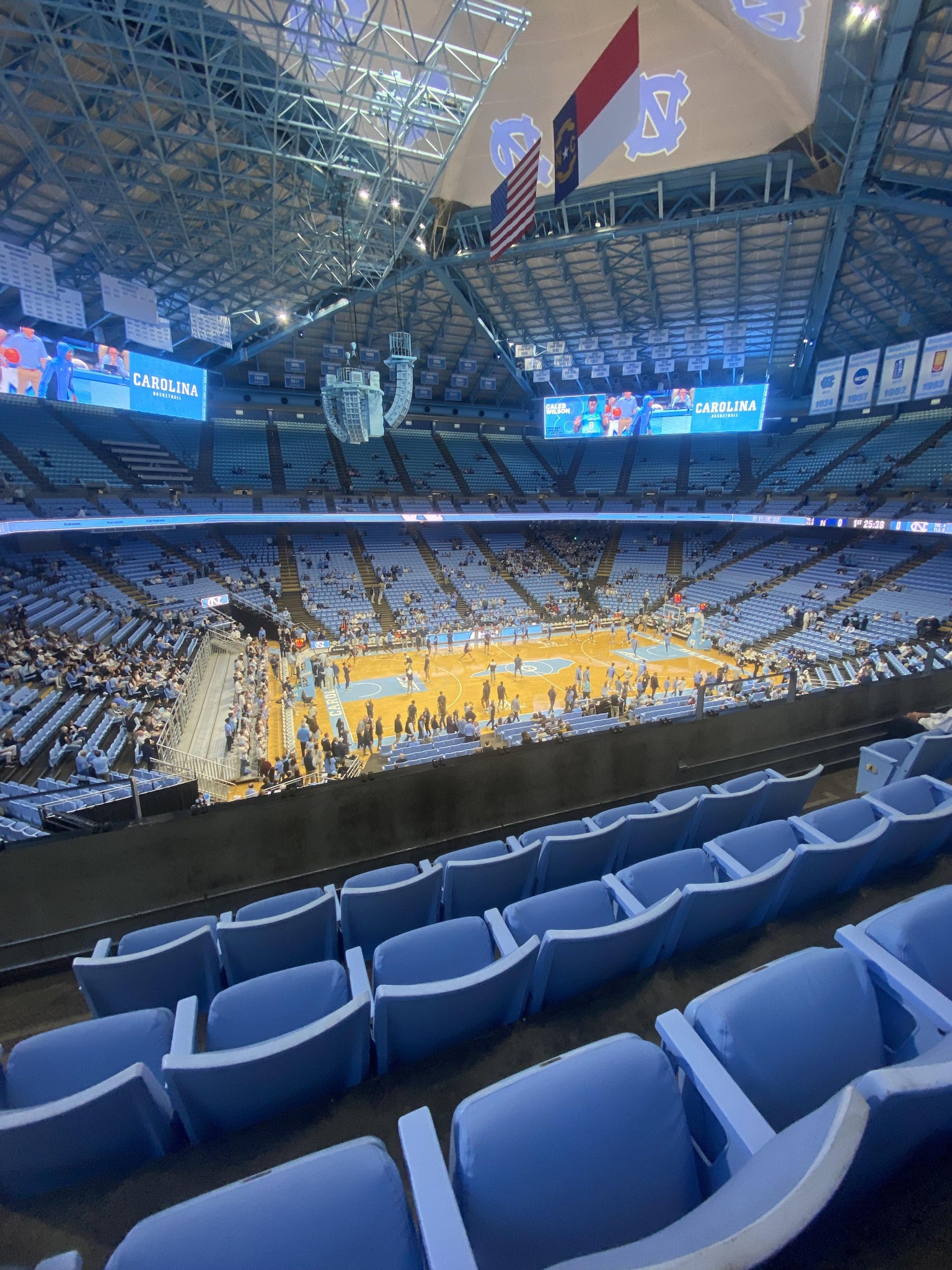 Vue réelle des fans prise de la Section 223 au site Dean Smith Center par Jacob P