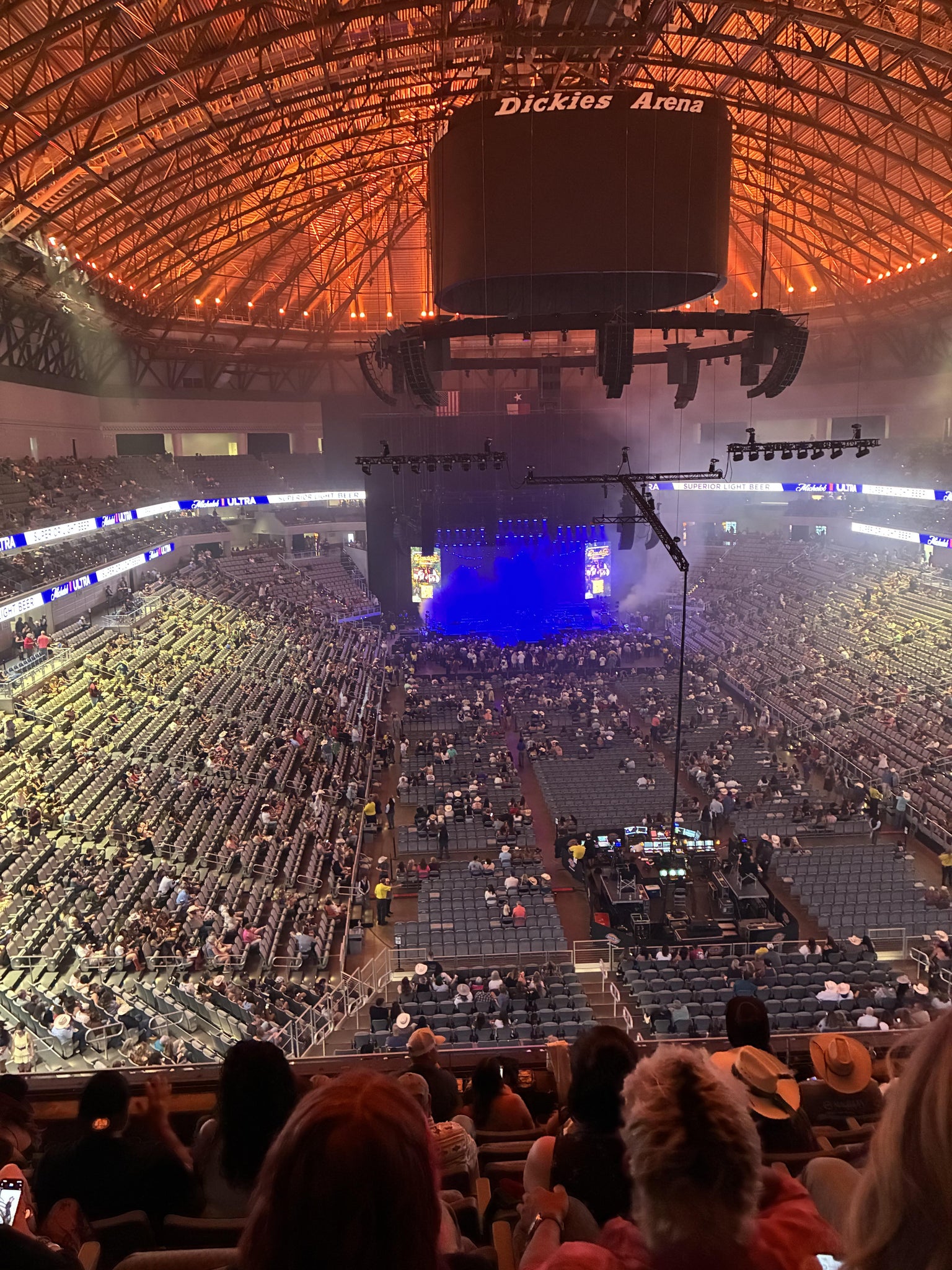 Vue réelle des fans prise de la Section 216 au site Dickies Arena par Kristy E