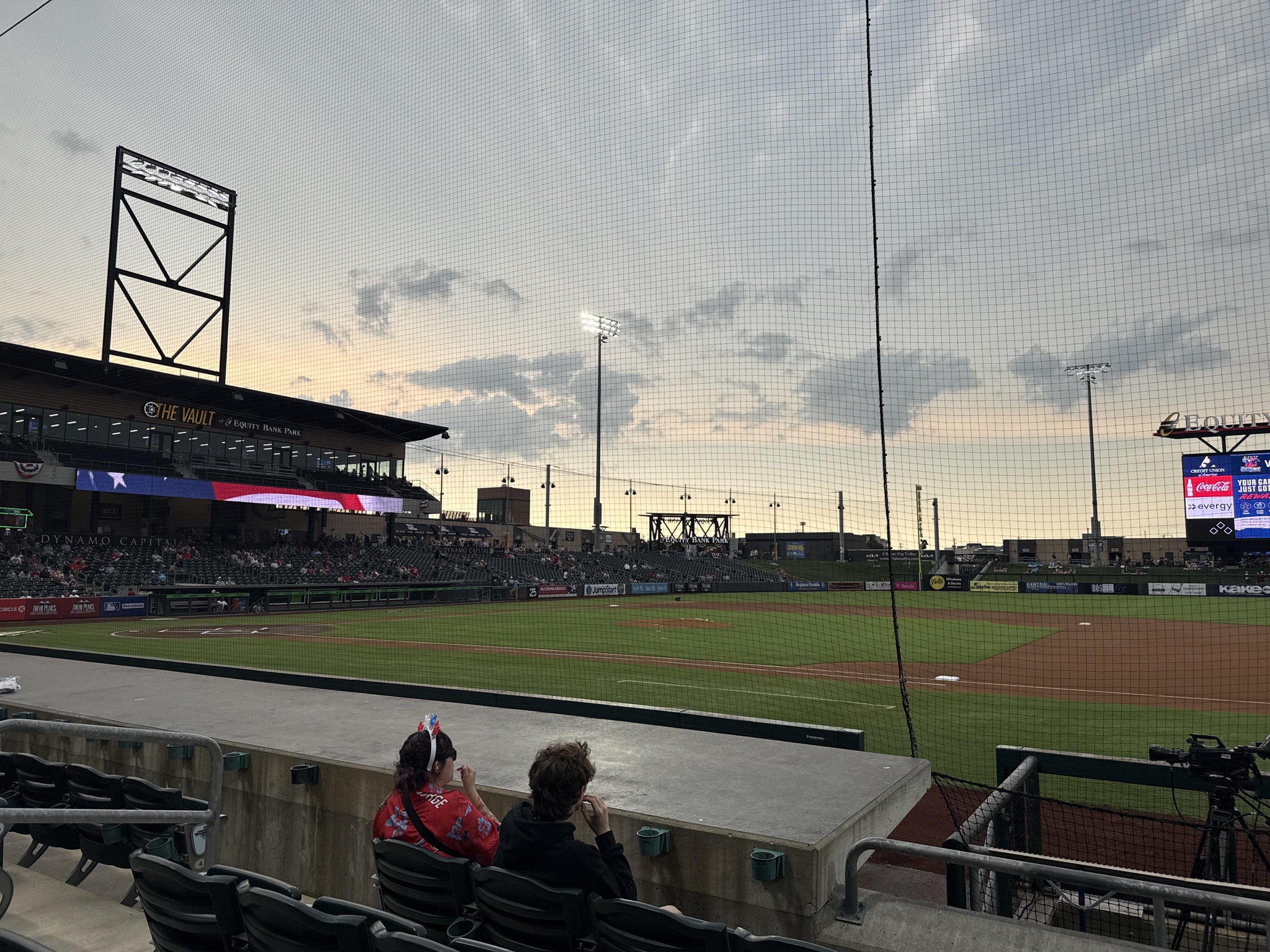 Vue réelle des fans prise de la Section 6 au site Equity Bank Park par Haden C