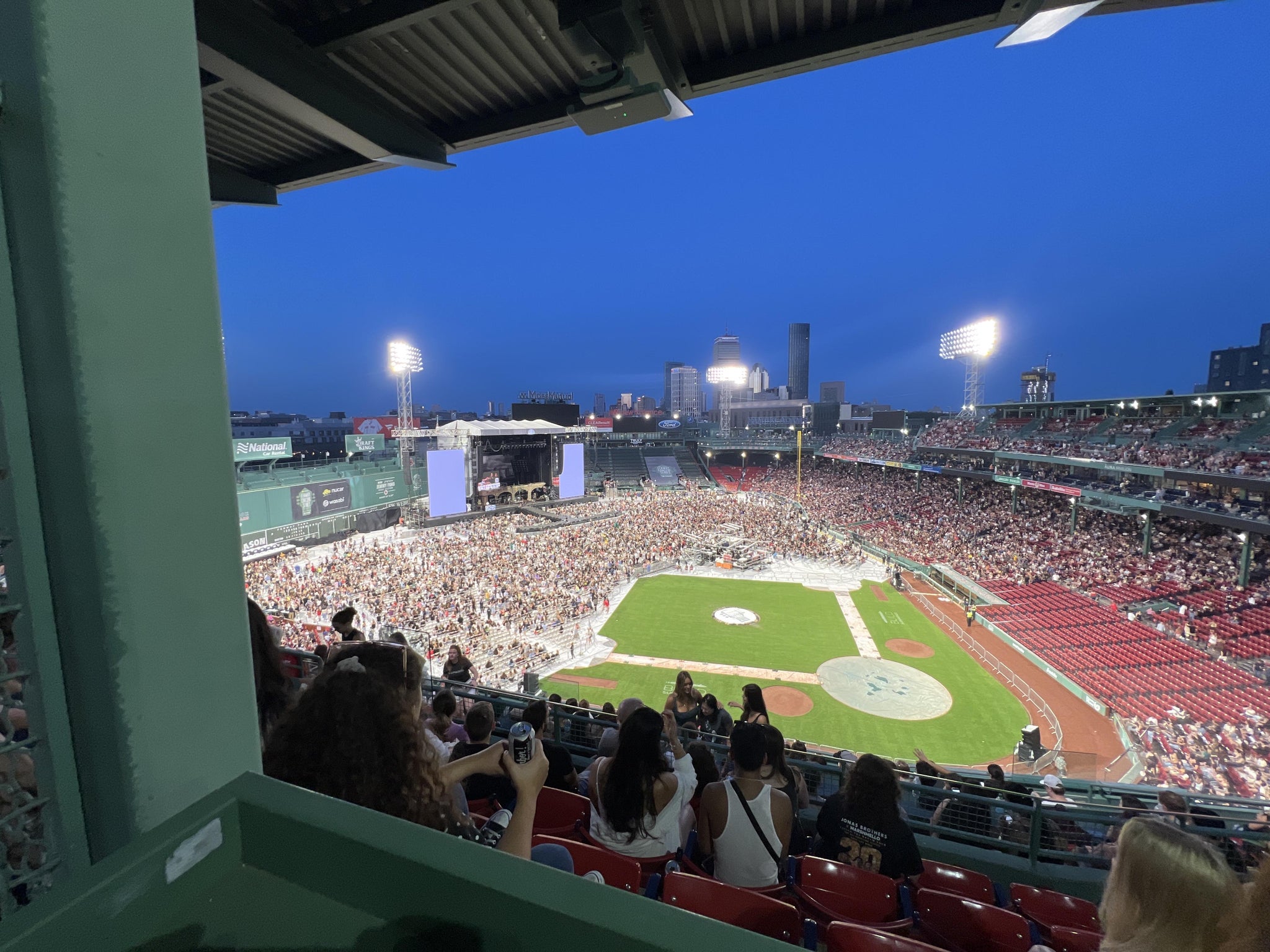 Vue réelle des fans prise de la Aura Pavilion Box 4 au site Fenway Park par Joe C