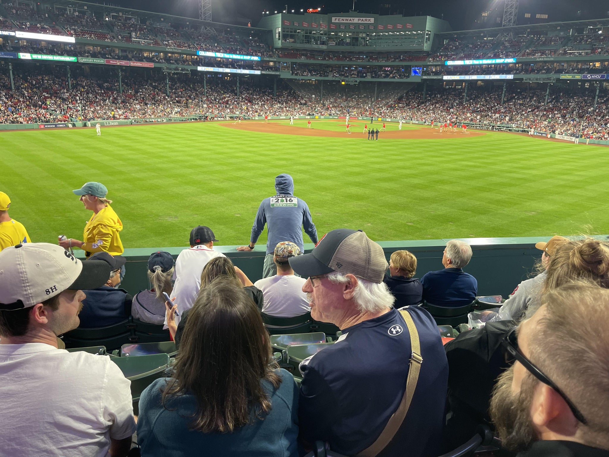 Vue réelle des fans prise de la Bleacher 35 au site Fenway Park par Pete P
