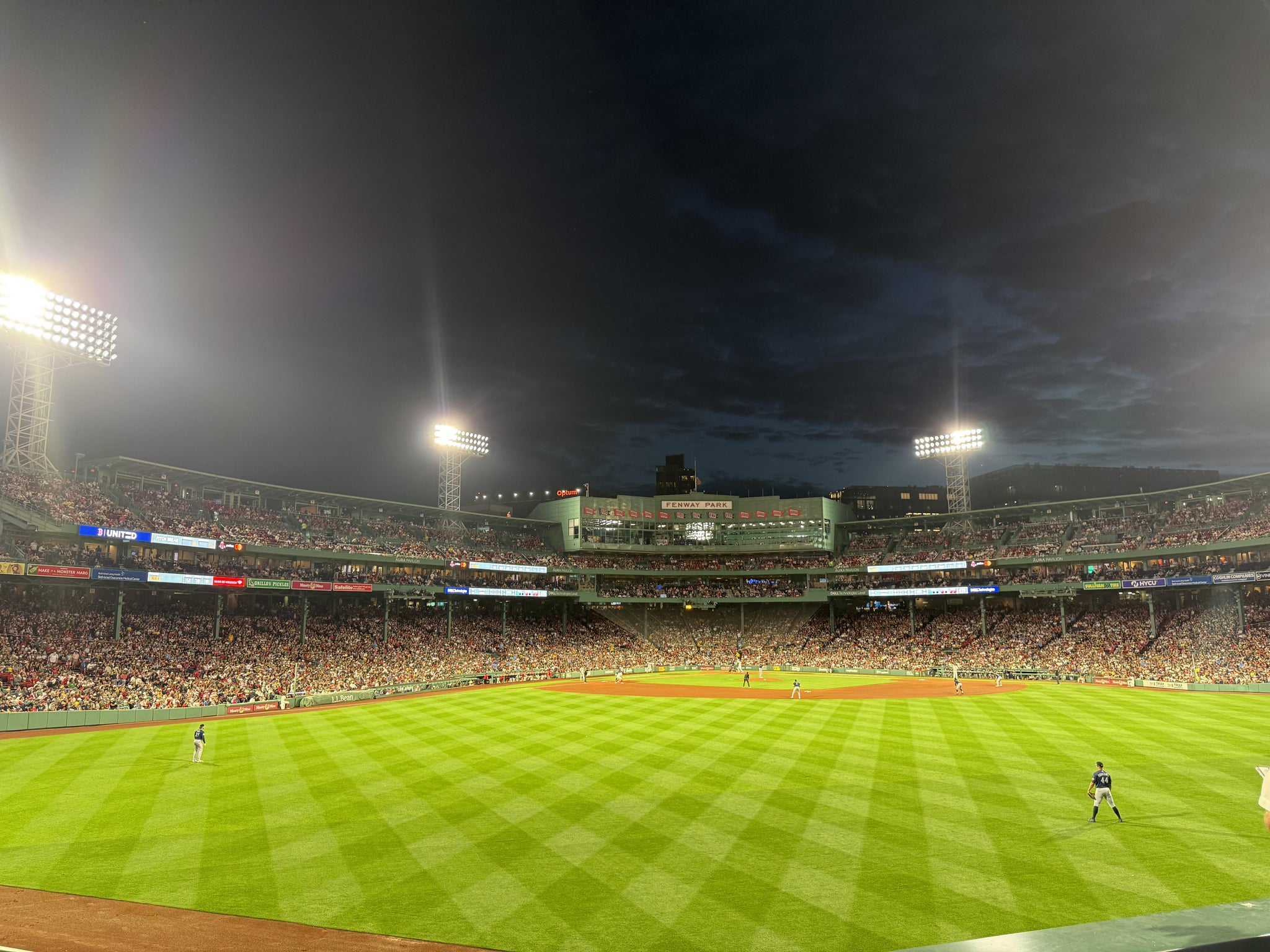 Vue réelle des fans prise de la Bleacher 37 au site Fenway Park par Stephen G