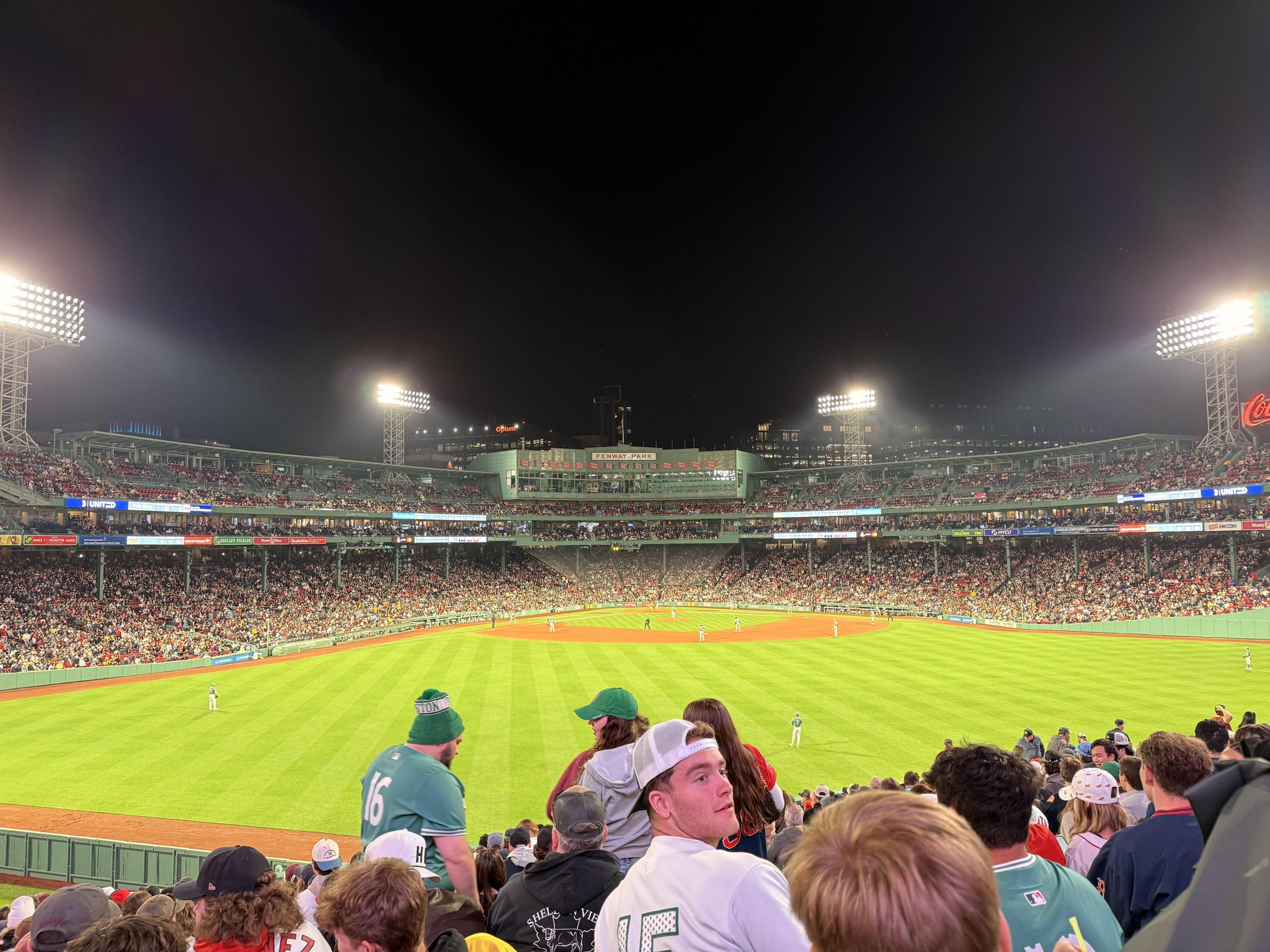 Vue réelle des fans prise de la Bleacher 37 au site Fenway Park par William P
