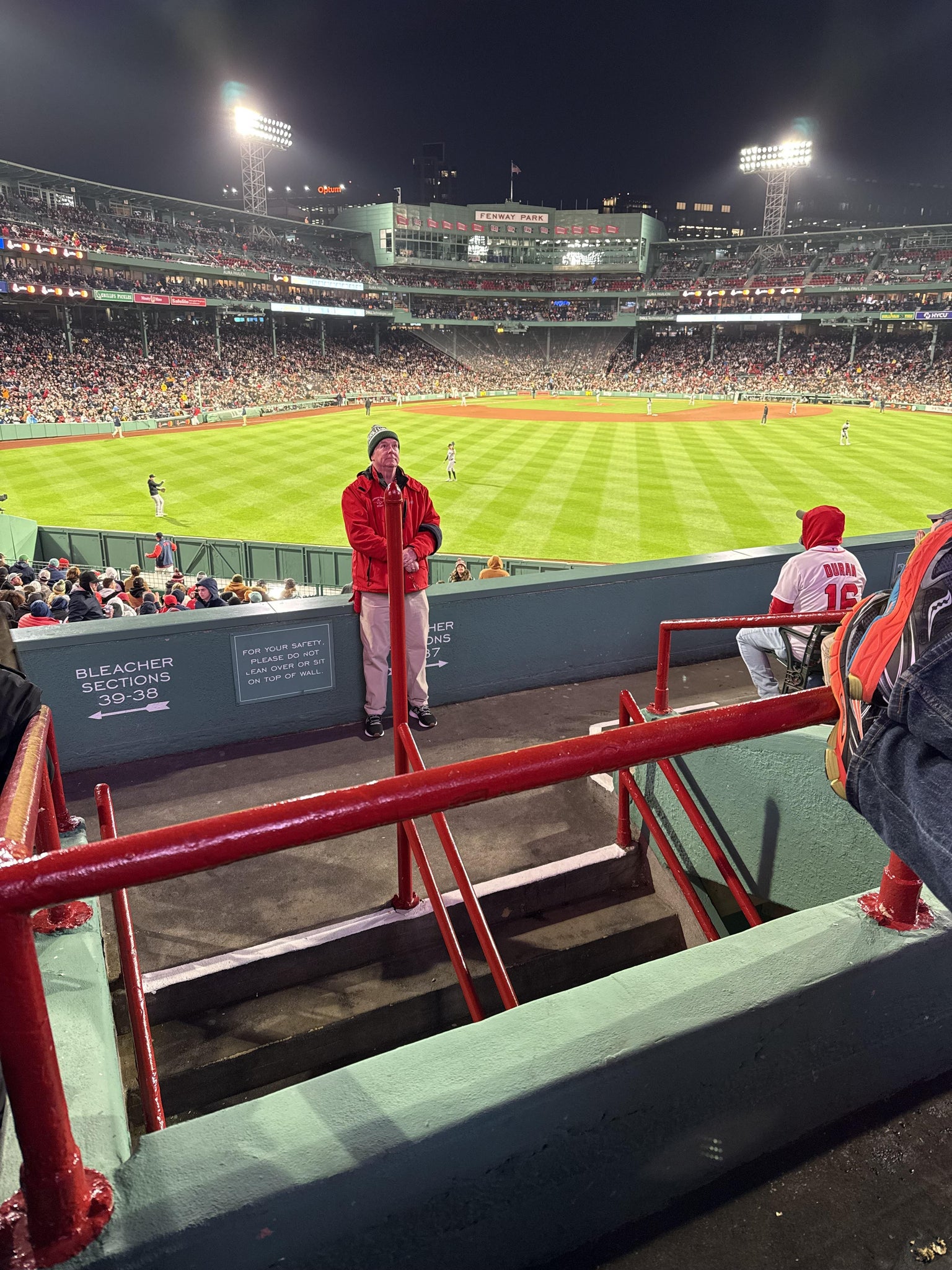 Vue réelle des fans prise de la Bleacher 38 au site Fenway Park par Matthew K