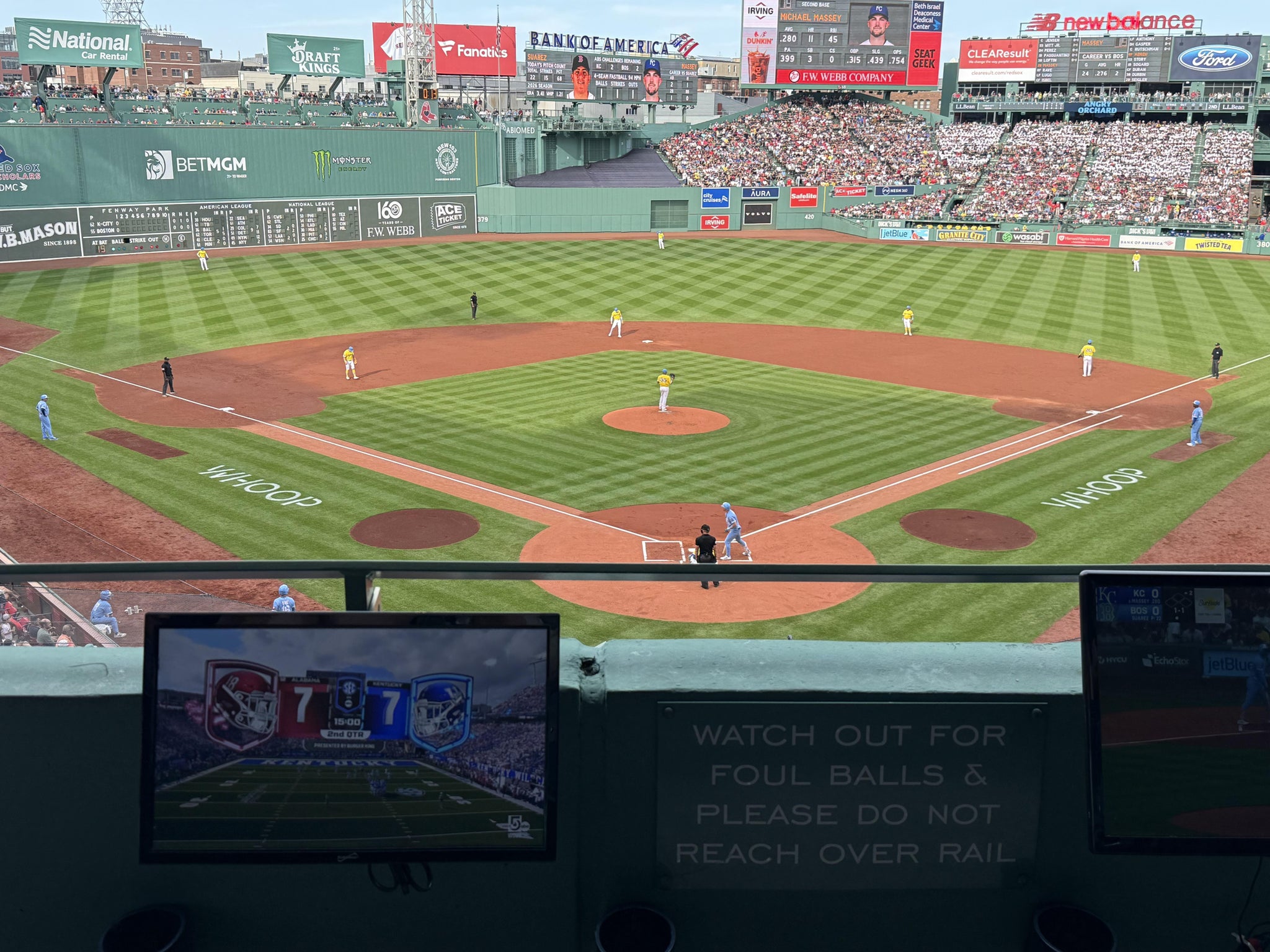 Vue réelle des fans prise de la Dell Technologies Club 4 au site Fenway Park par Anonymous User