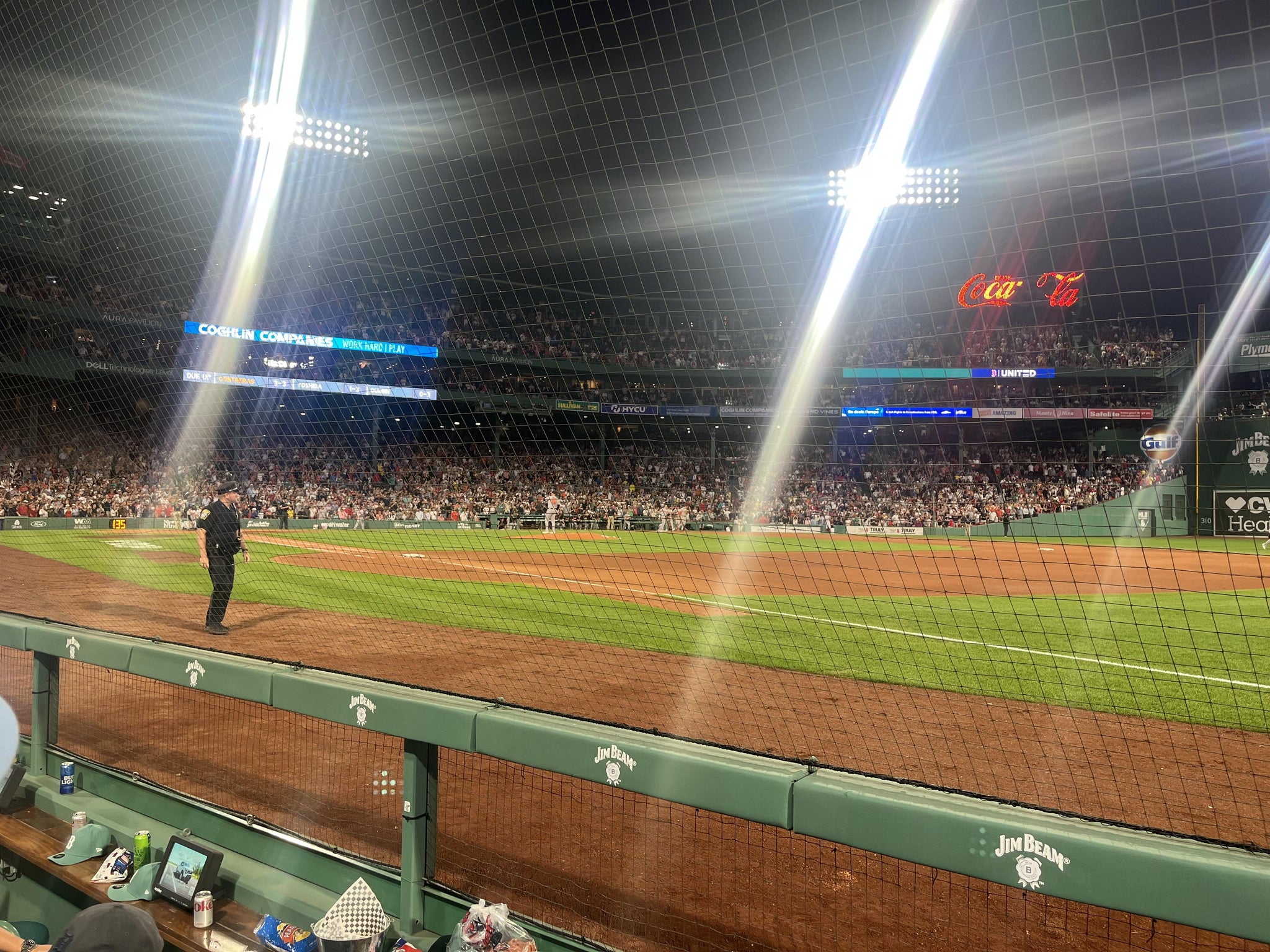 Vue réelle des fans prise de la Dugout Box 13 au site Fenway Park par Andrew C