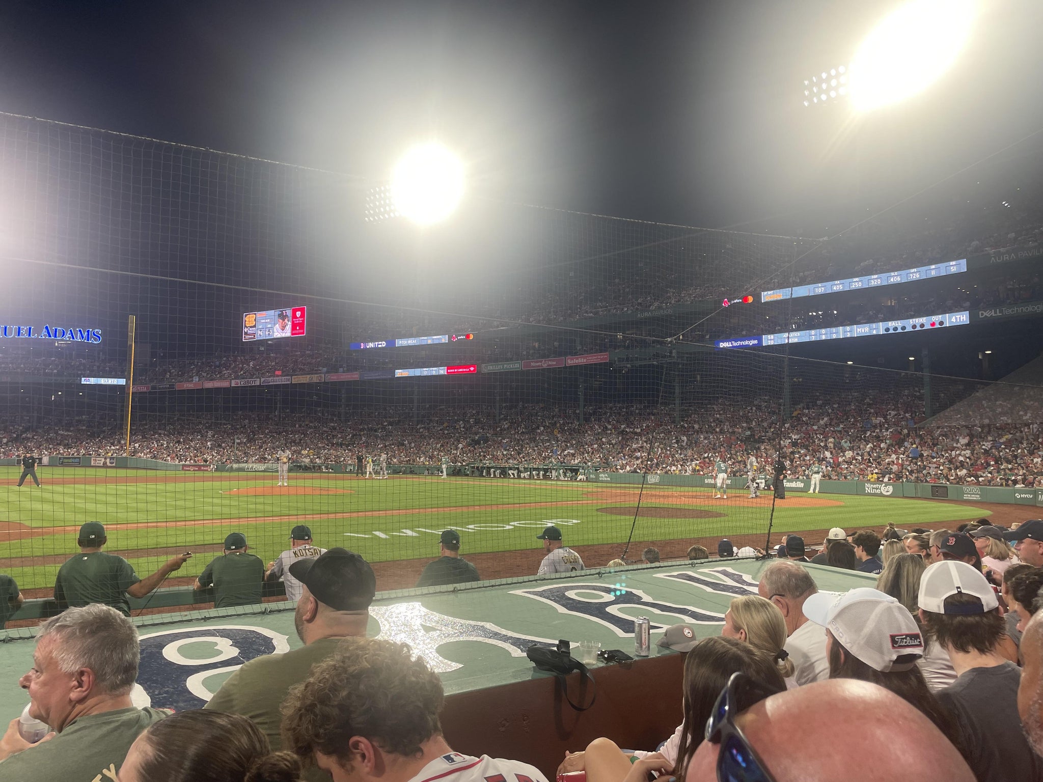 Vue réelle des fans prise de la Field Box 64 au site Fenway Park par John M