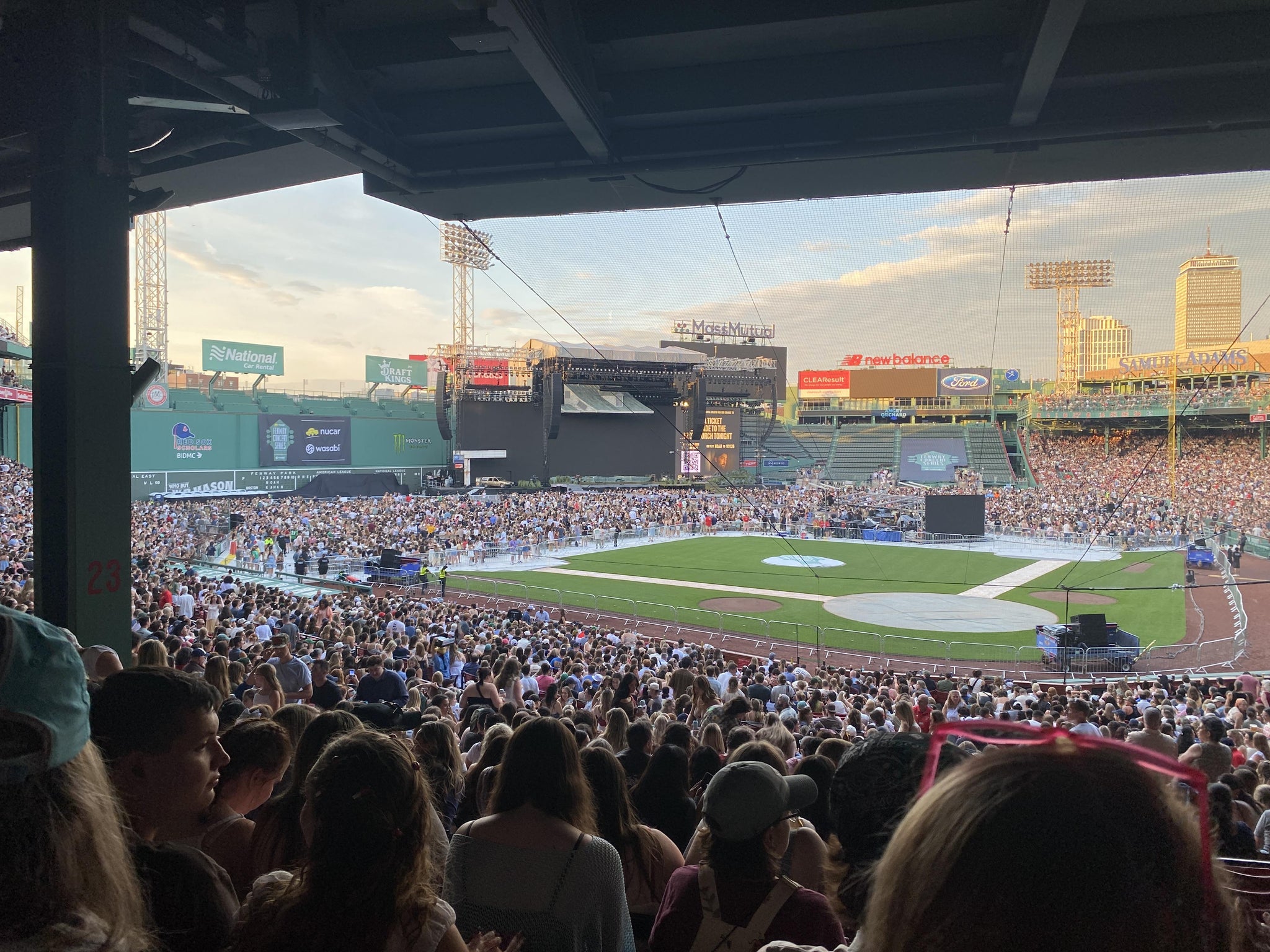 Vue réelle des fans prise de la Grandstand 23 au site Fenway Park par Jill F