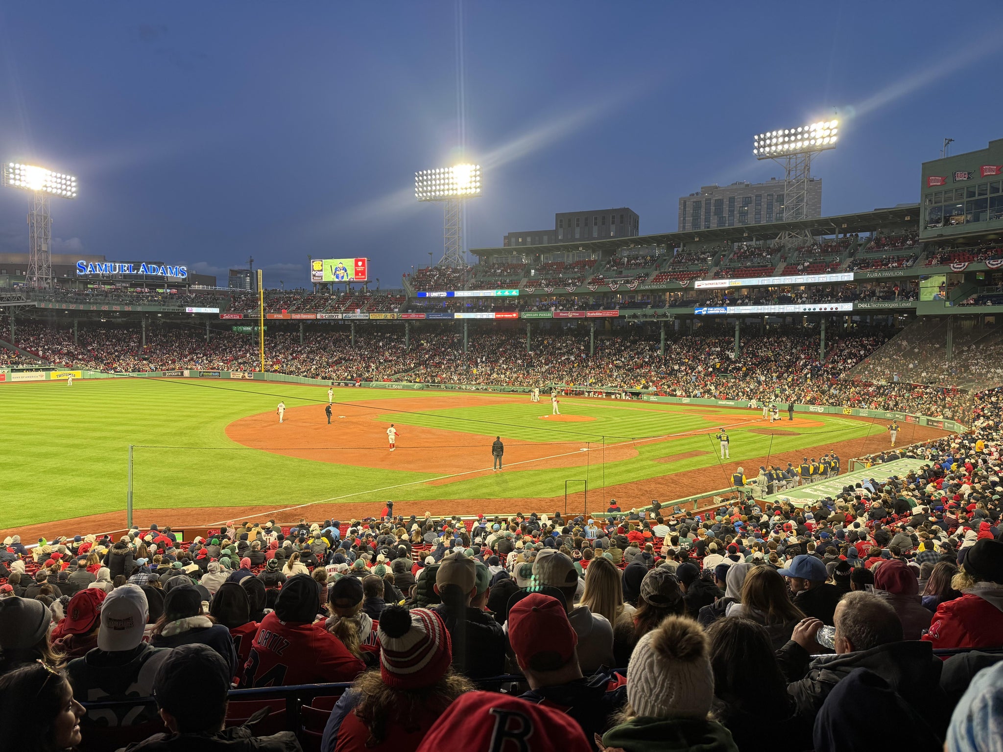 Vue réelle des fans prise de la Grandstand 30 au site Fenway Park par Michael W
