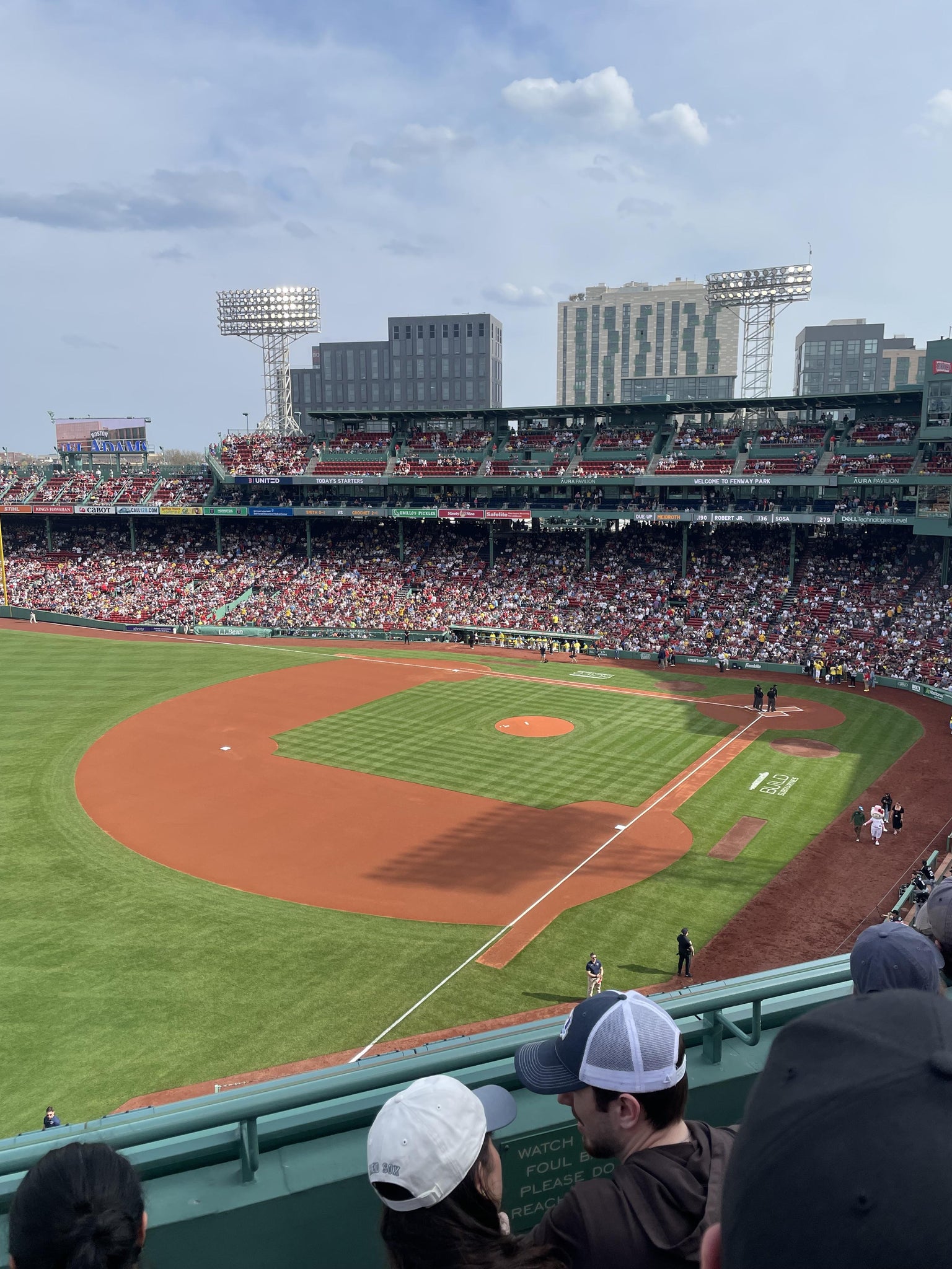 Vue réelle des fans prise de la Left Field Aura Pavilion Reserved 16 au site Fenway Park par Christopher B