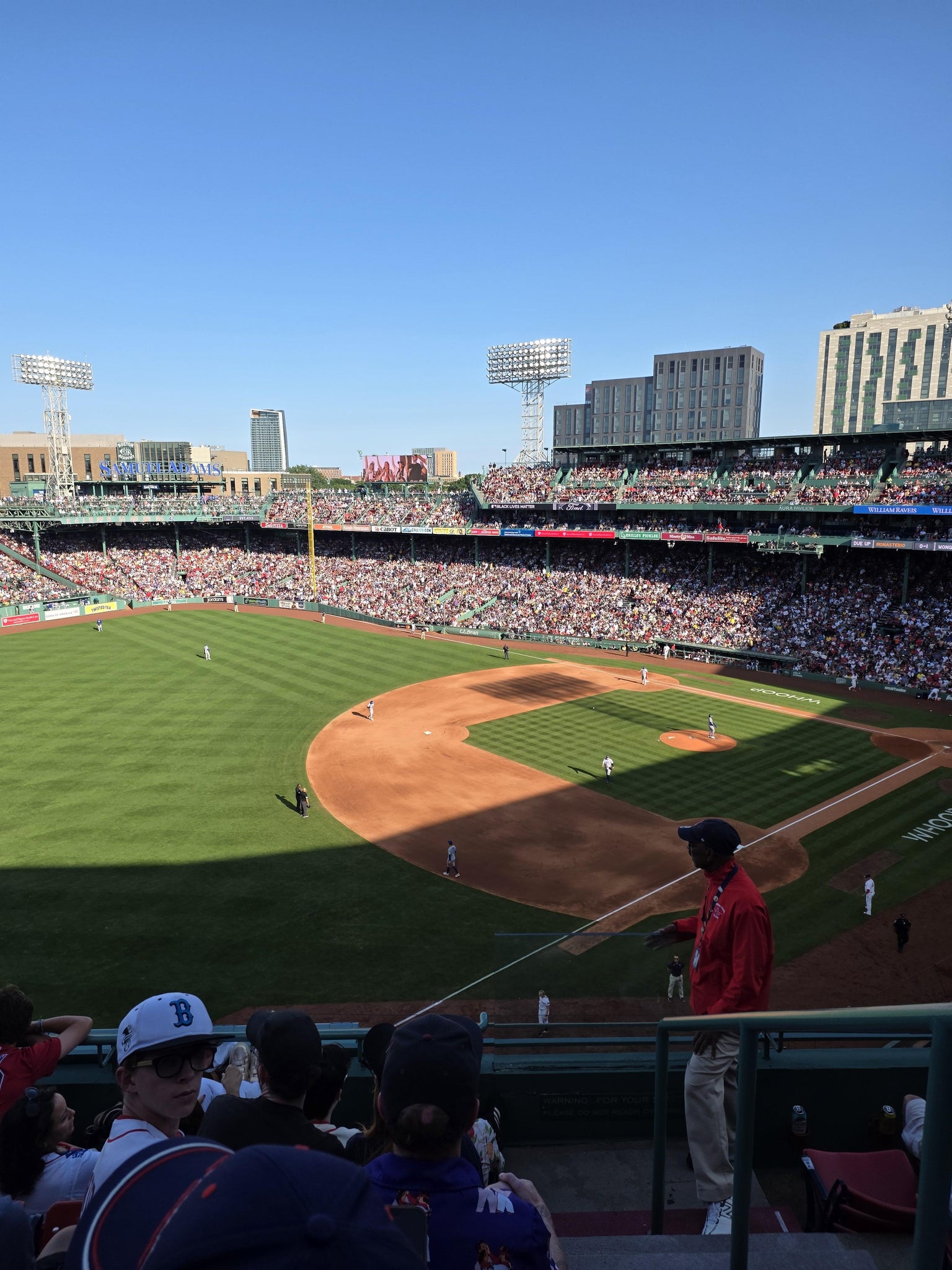 Vue réelle des fans prise de la Left Field Aura Pavilion Reserved 16 au site Fenway Park par Terry H