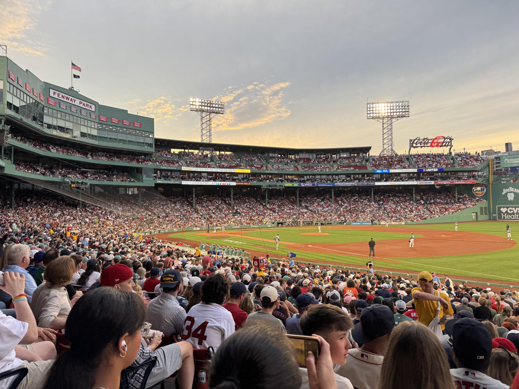 Vue réelle des fans prise de la Loge Box 100 au site Fenway Park par Dave V