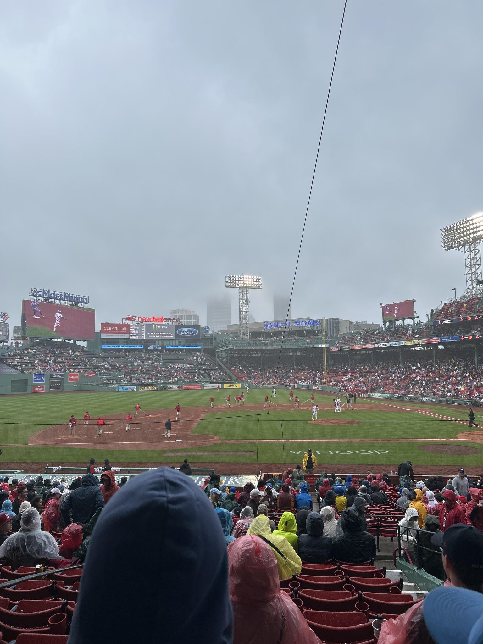 Vue réelle des fans prise de la Loge Box 147 au site Fenway Park par Nikki S