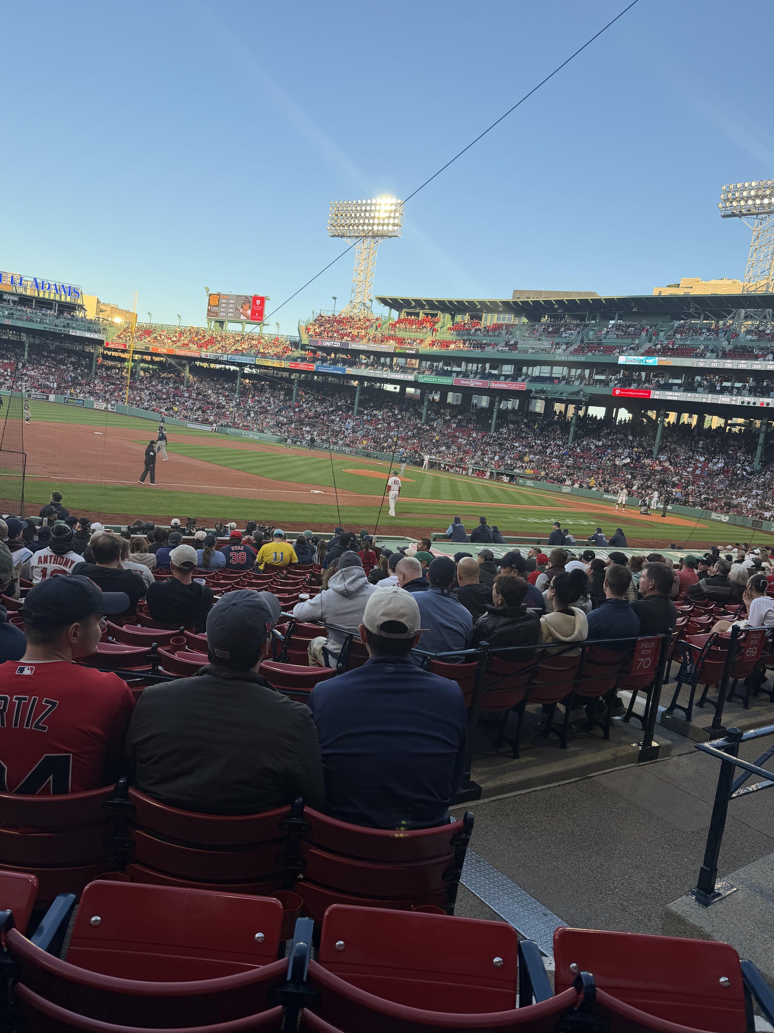 Vue réelle des fans prise de la Loge Box 157 au site Fenway Park par Edward F