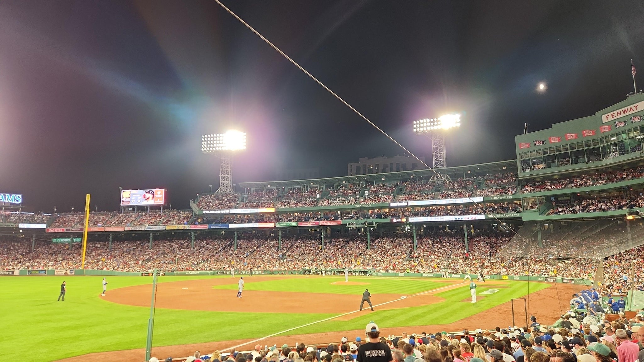 Vue réelle des fans prise de la Loge Box 161 au site Fenway Park par Rohini M