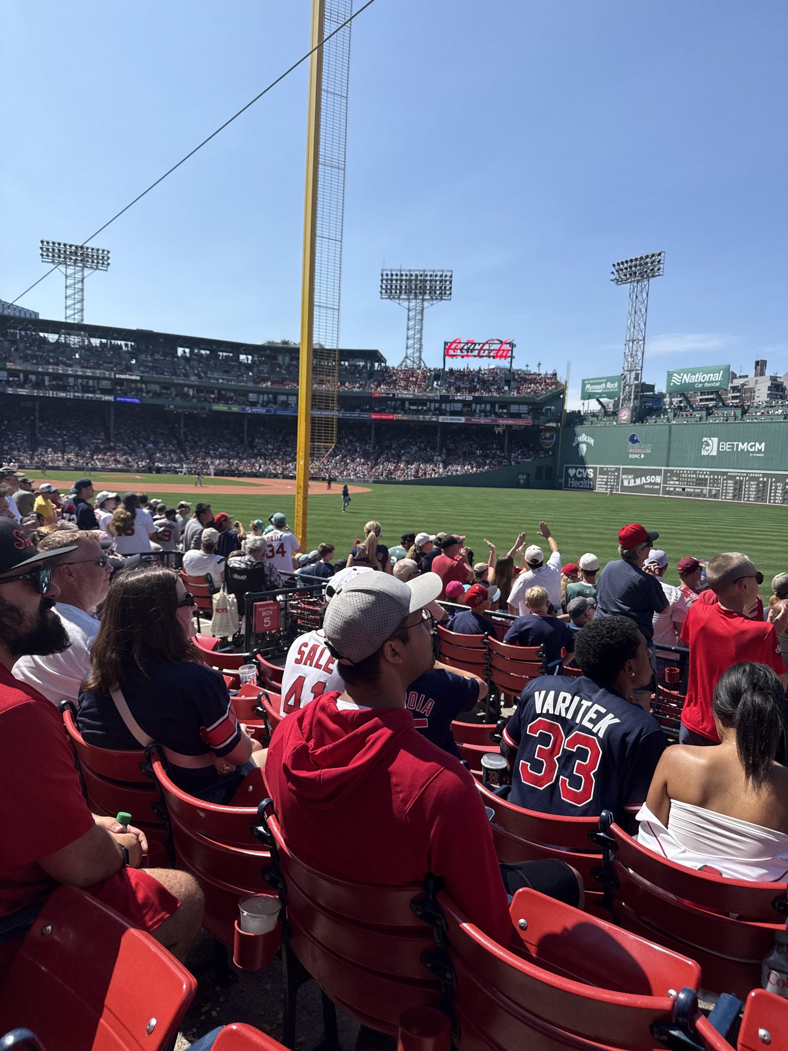 Vue réelle des fans prise de la Right Field Box 93 au site Fenway Park par Brianna L