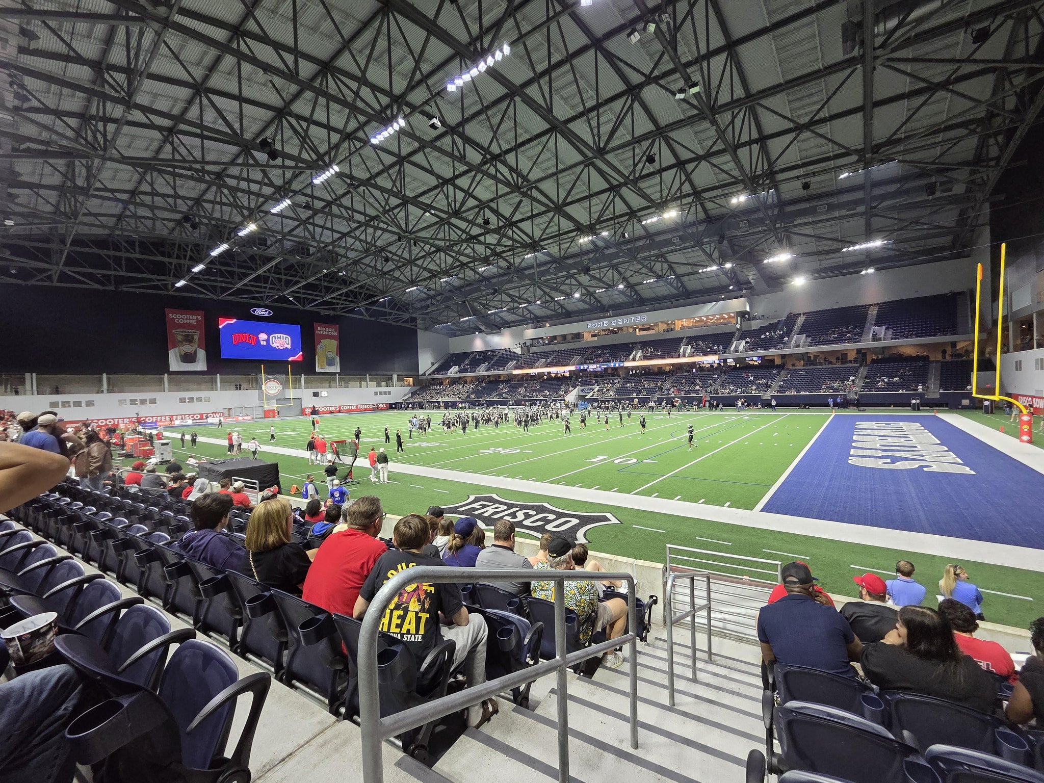 Vue réelle des fans prise de la Section 101 au site Ford Center par Scott P