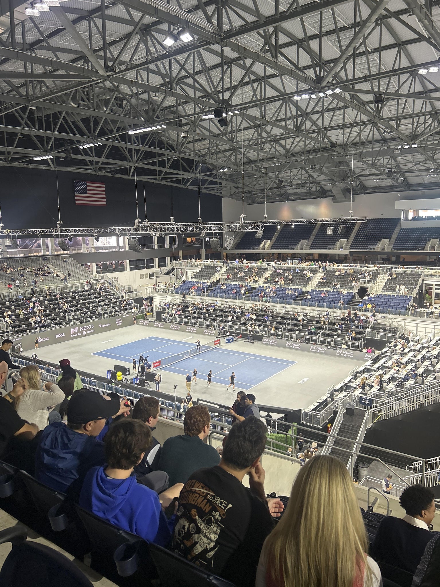 Vue réelle des fans prise de la Section 225 au site Ford Center par Ana M