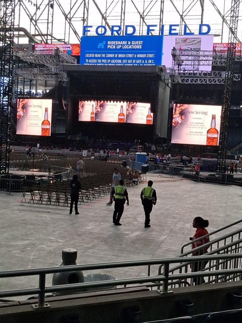Vue réelle des fans prise de la Section 120 au site Ford Field par Jamie T