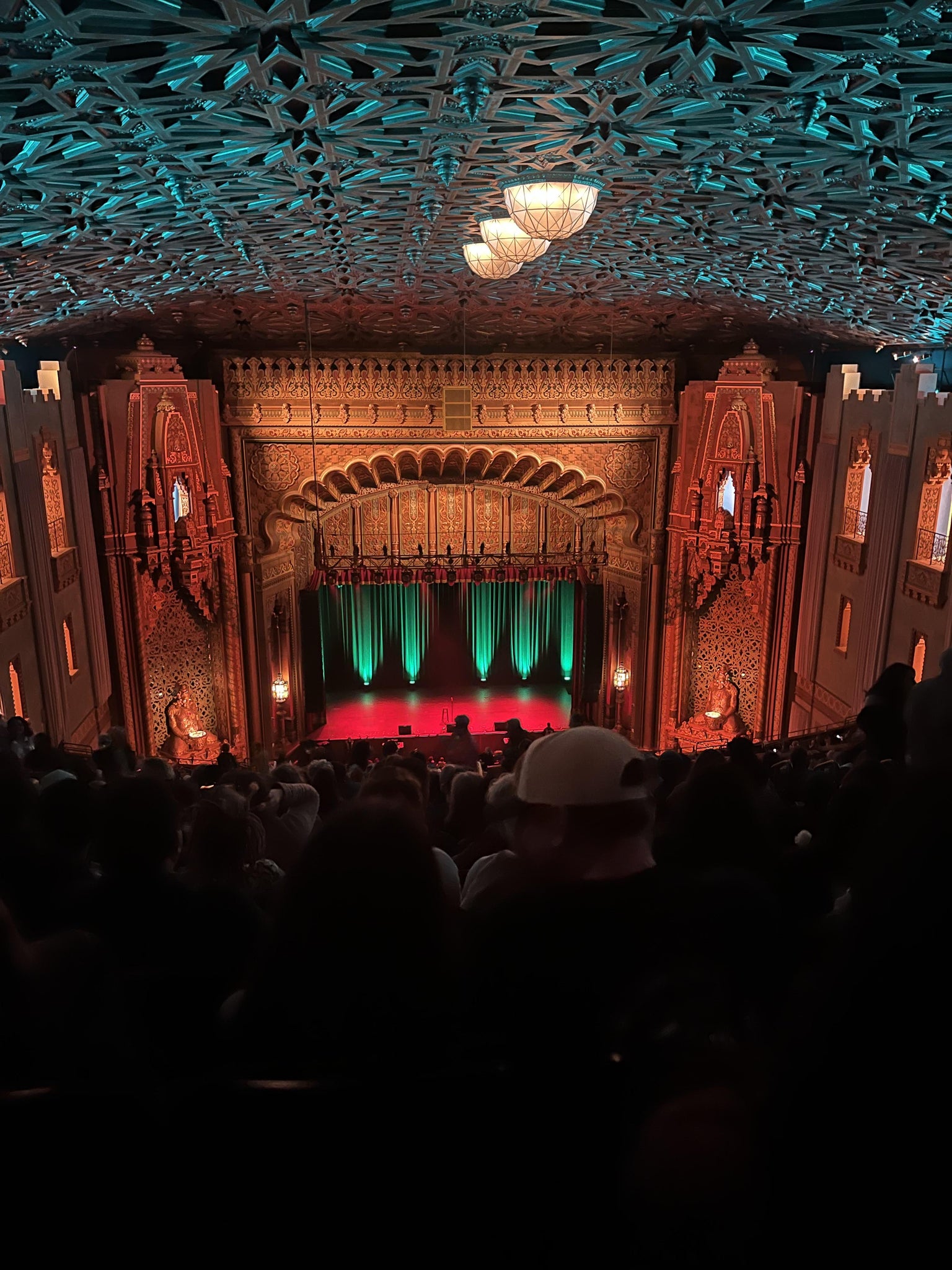 Vue réelle des fans prise de la Balcony au site Fox Theater - Oakland par Shannon L