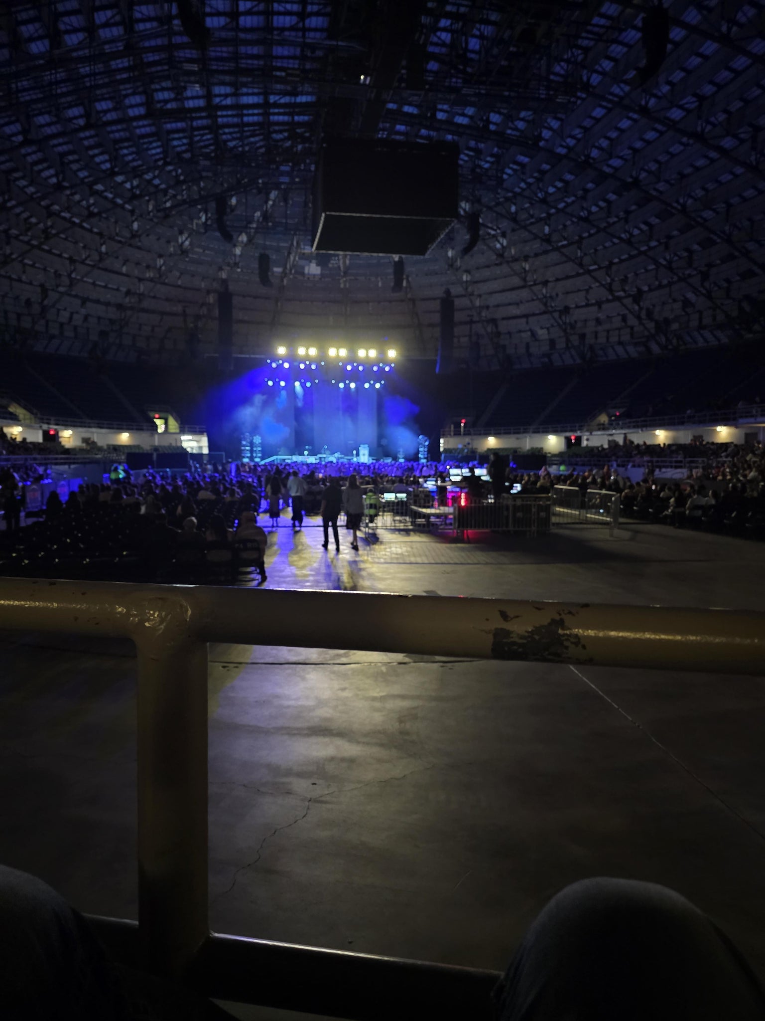 Vue réelle des fans prise de la Section 2 au site Freeman Coliseum par Nathan M