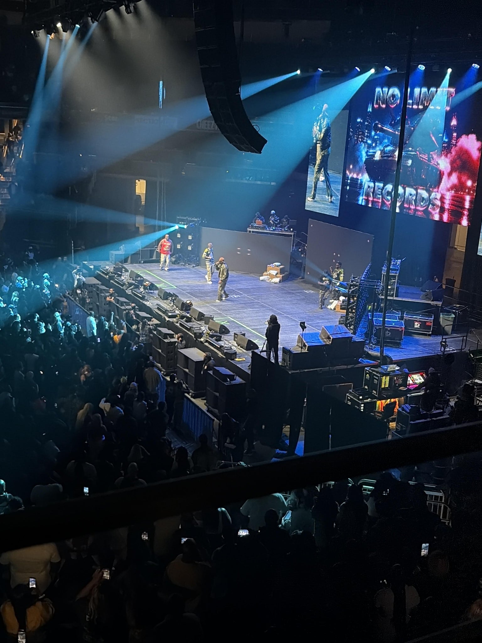 Vue réelle des fans prise de la Section 104 au site Gainbridge Fieldhouse par Jeremy F