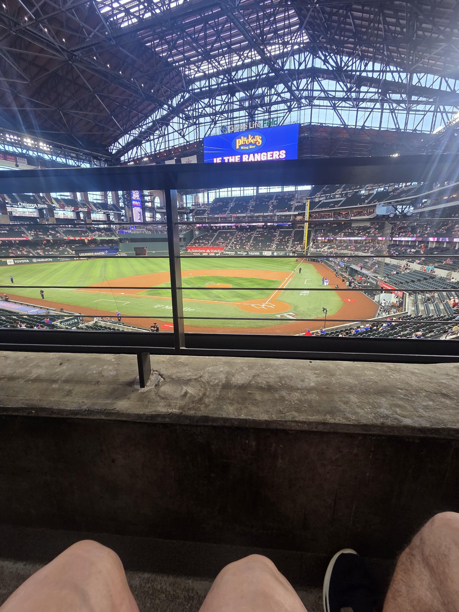 Vue réelle des fans prise de la Section 112 au site Globe Life Field par Brenda P