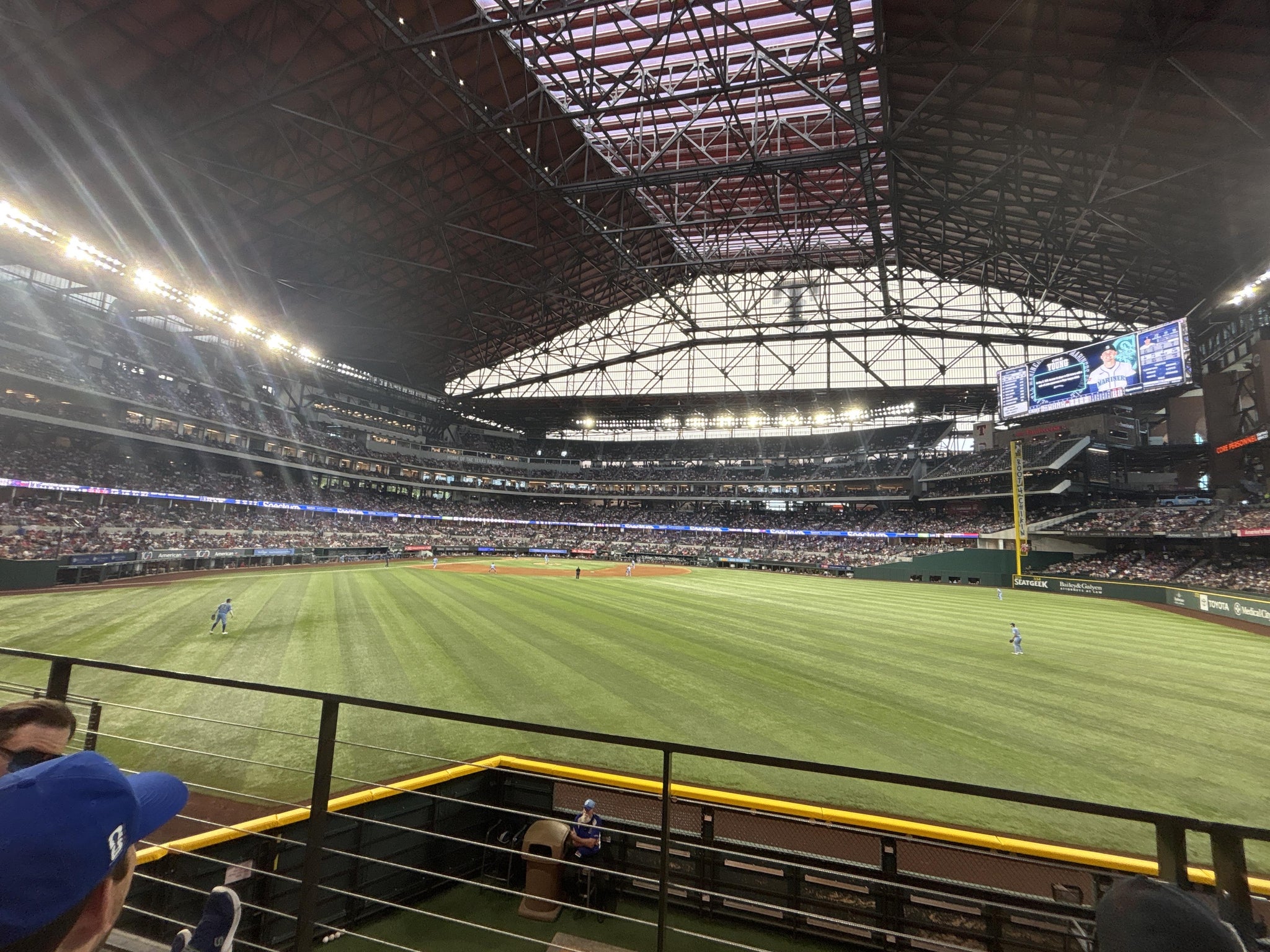 Vue réelle des fans prise de la Section 132 au site Globe Life Field par Christian J