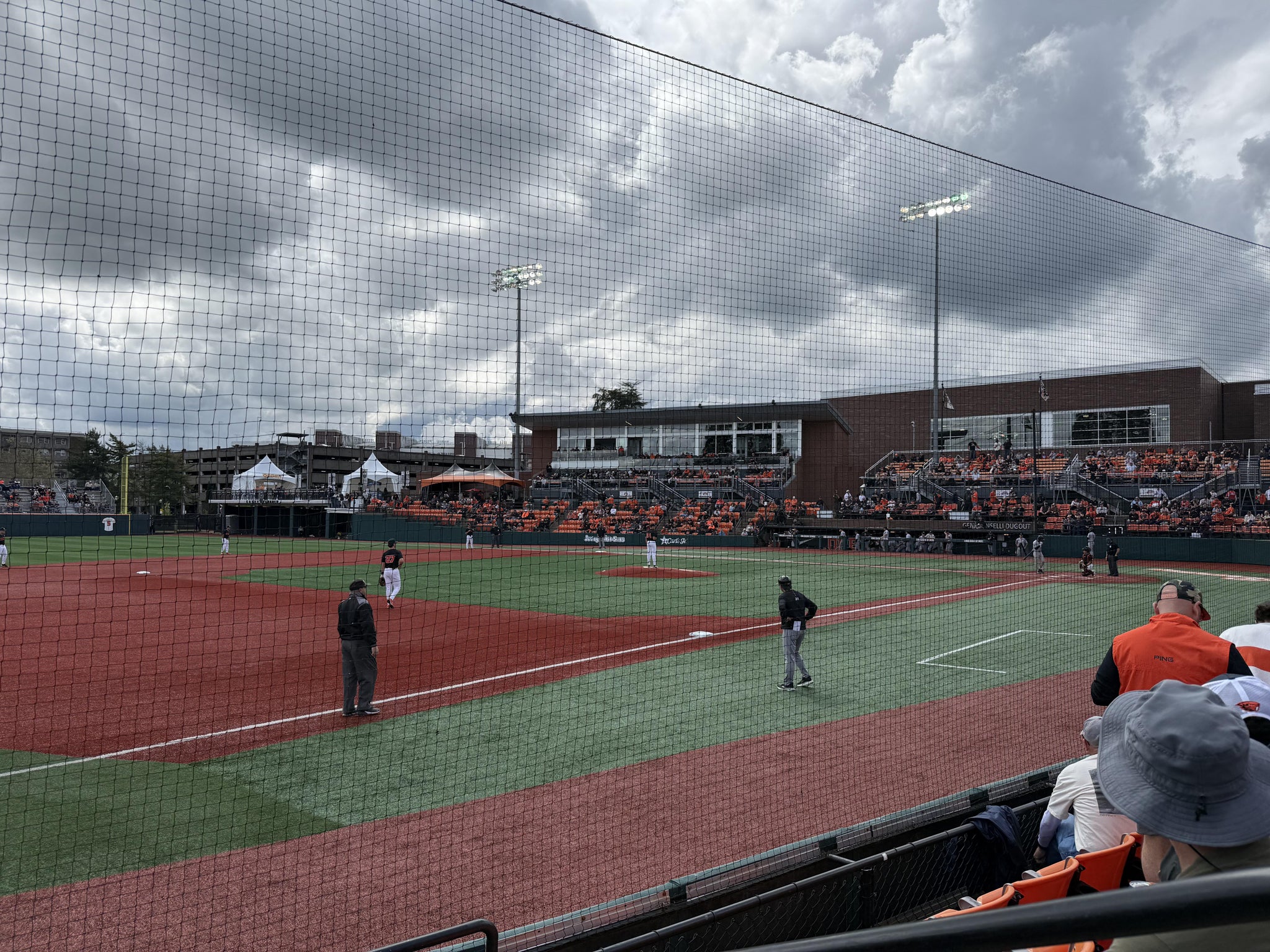 Vue réelle des fans prise de la Section G au site Goss Stadium At Coleman Field par Kyra A