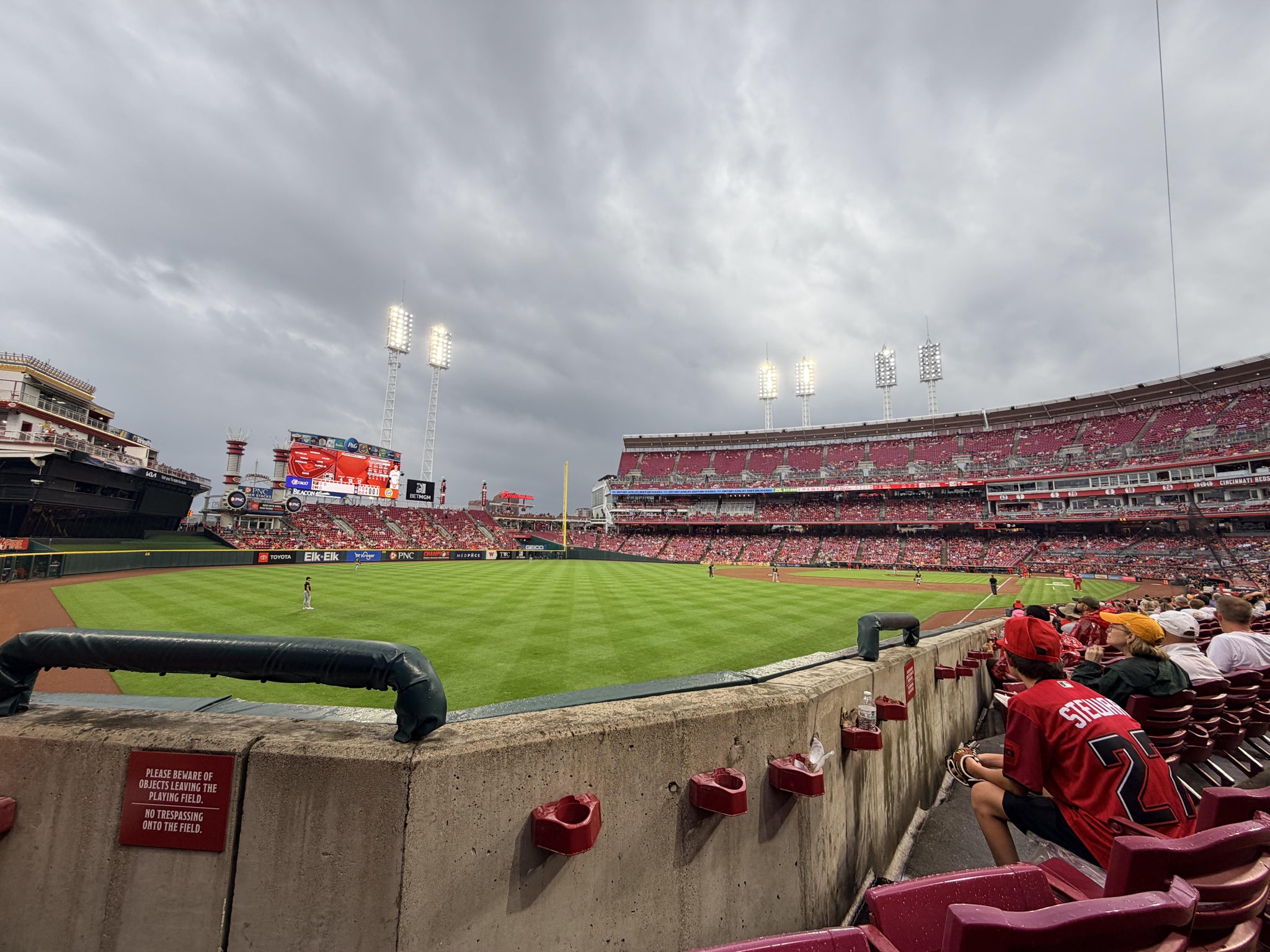 Vue réelle des fans prise de la Section 108 au site Great American Ball Park par Chasity D
