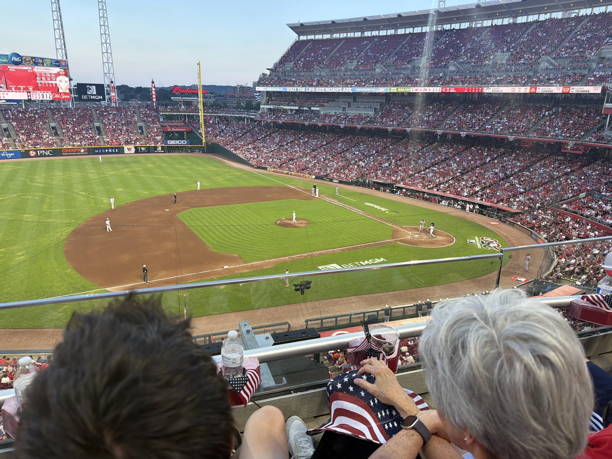 Vue réelle des fans prise de la Section 416 au site Great American Ball Park par Brittany N