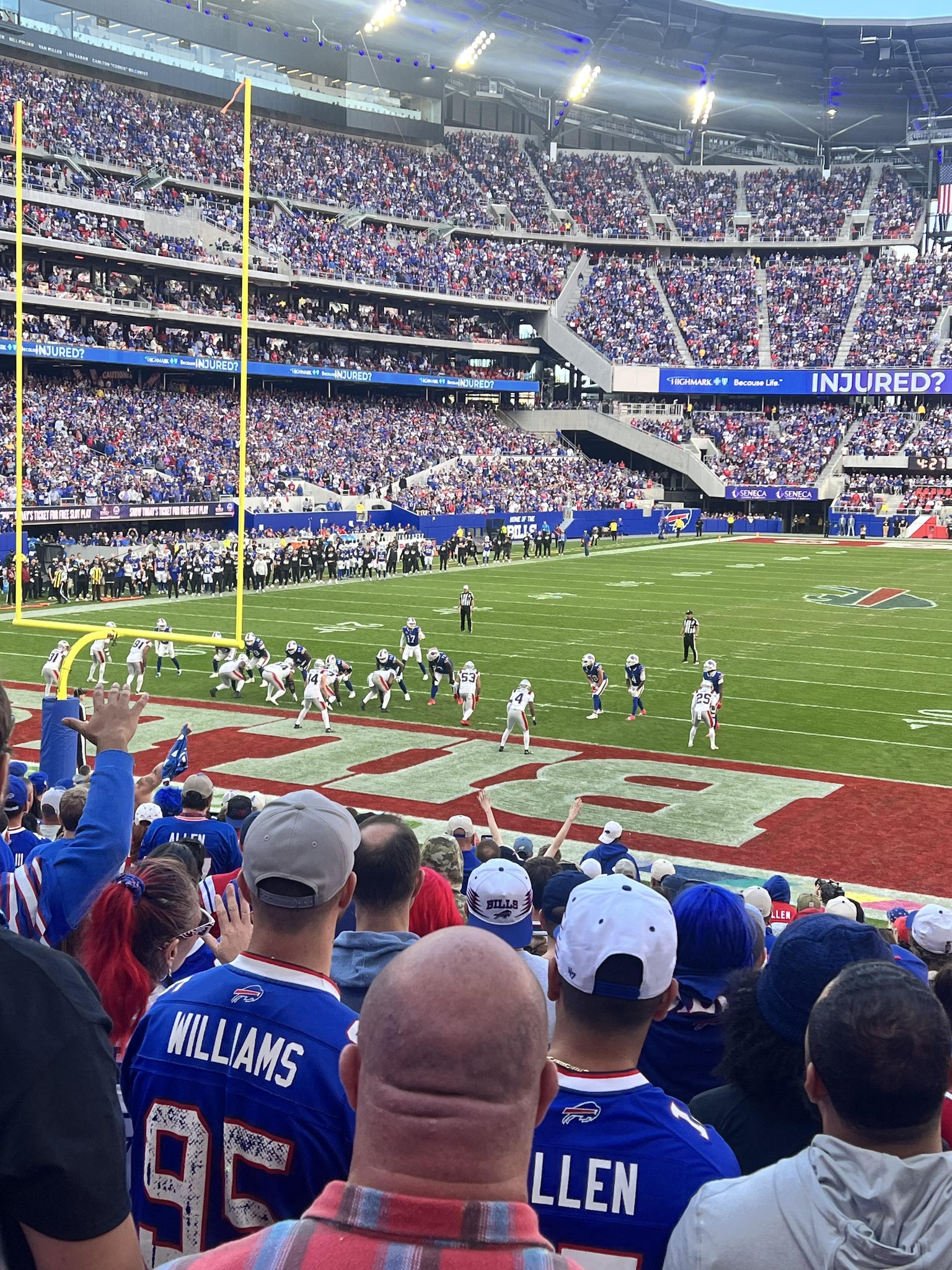 Vue réelle des fans prise de la Section 147 au site Highmark Stadium - NY par Anonymous User