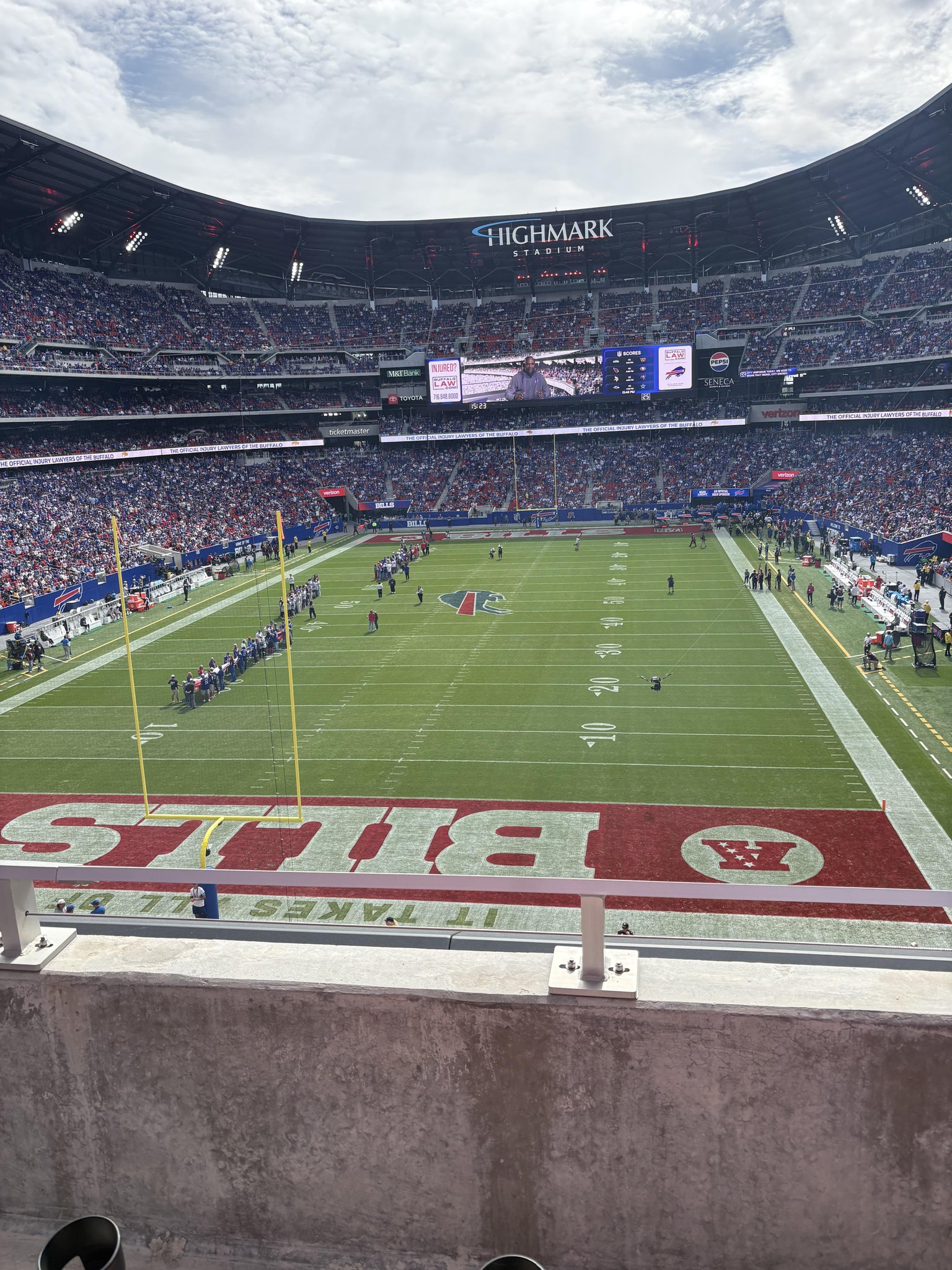 Vue réelle des fans prise de la Section 322 au site Highmark Stadium - NY par Carole M