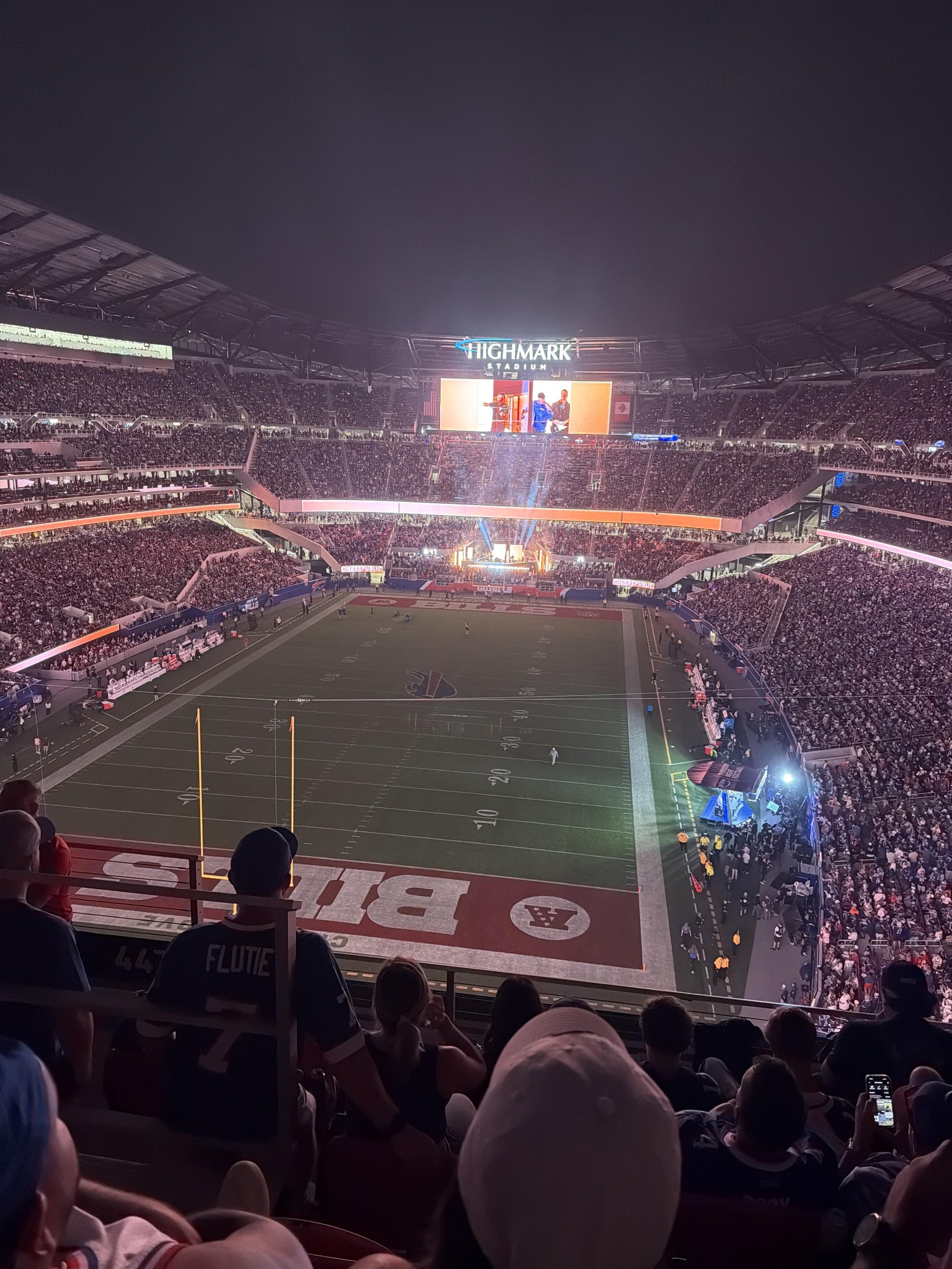 Vue réelle des fans prise de la Section 447 au site Highmark Stadium - NY par Seth  B