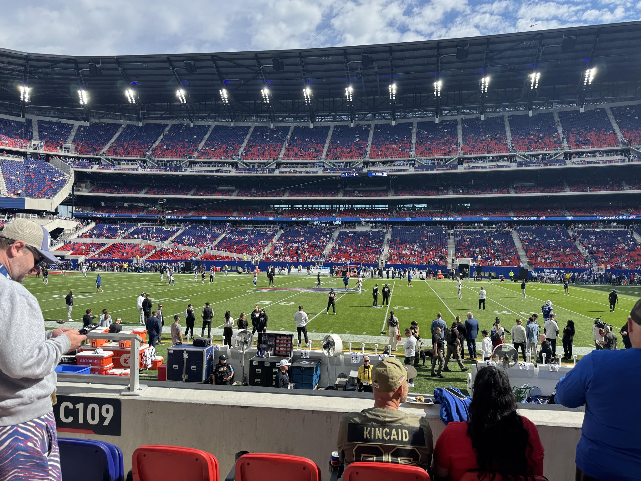 Vue réelle des fans prise de la Club 109 au site Highmark Stadium - NY par Teresa P