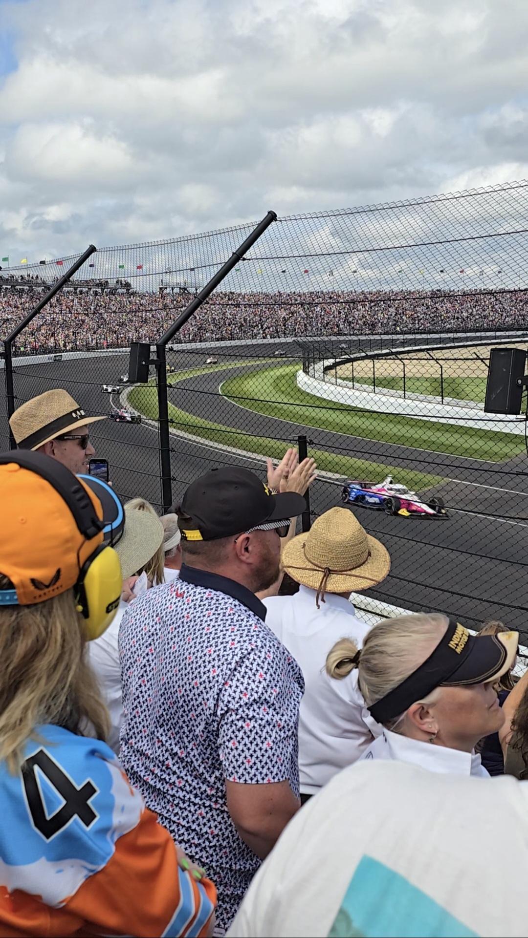 Vue réelle des fans prise de la Section S 16 au site Indianapolis Motor Speedway par Charles S