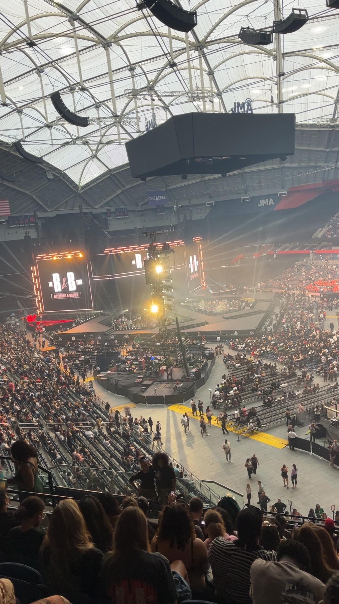 Vue réelle des fans prise de la Section 313 au site JMA Wireless Dome par Mackenzie G