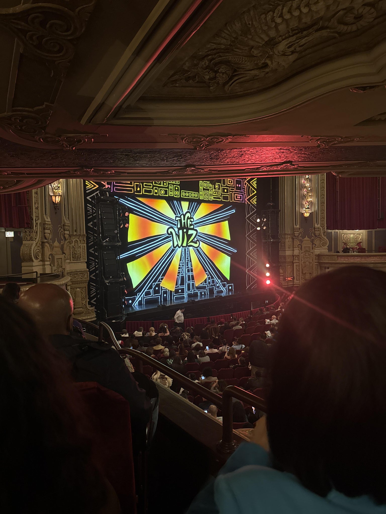 Vue réelle des fans prise de la Dress Circle Left au site James M. Nederlander Theatre par Vanessa J