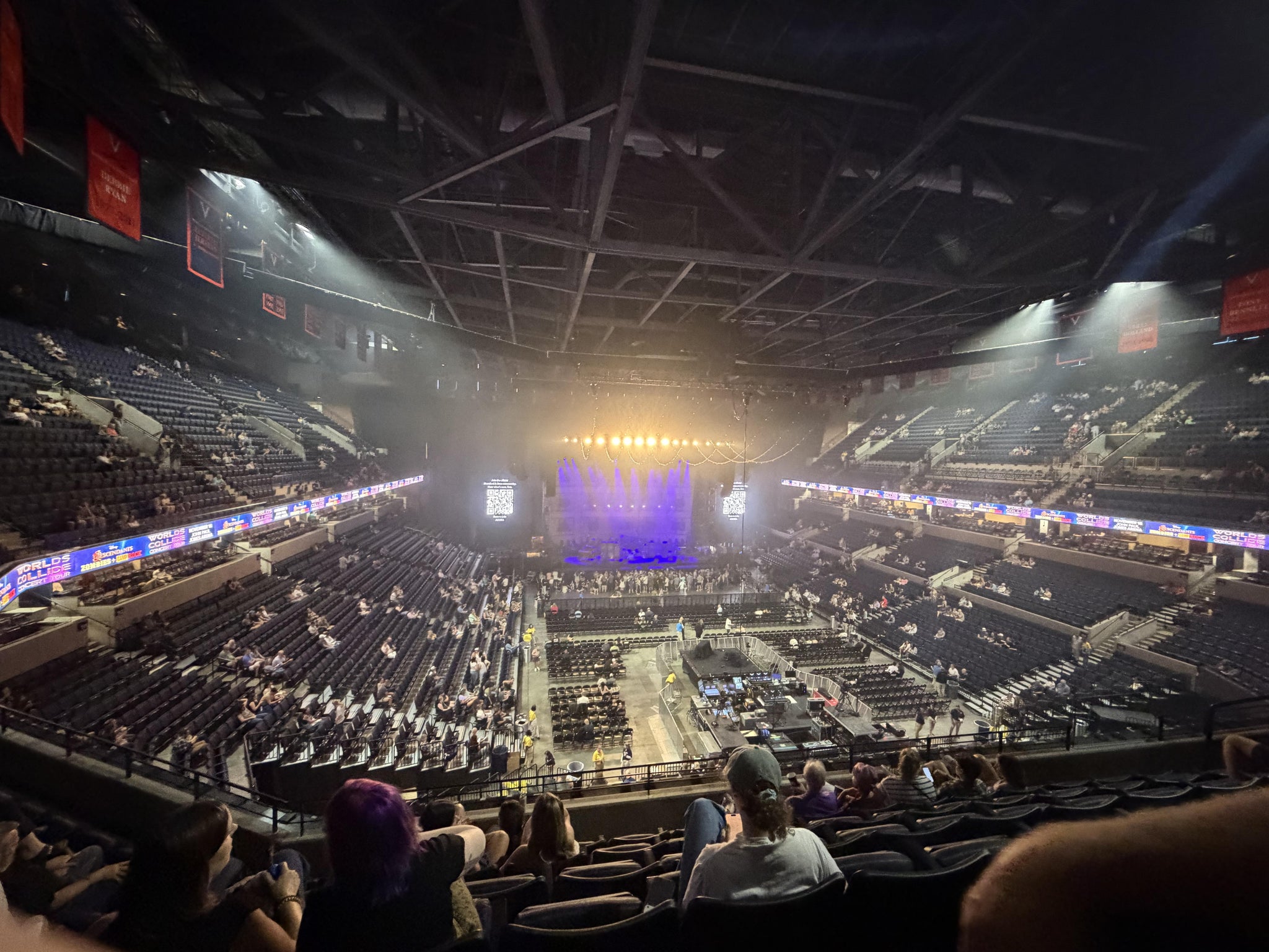 Vue réelle des fans prise de la Section 309 au site John Paul Jones Arena par Michelle F