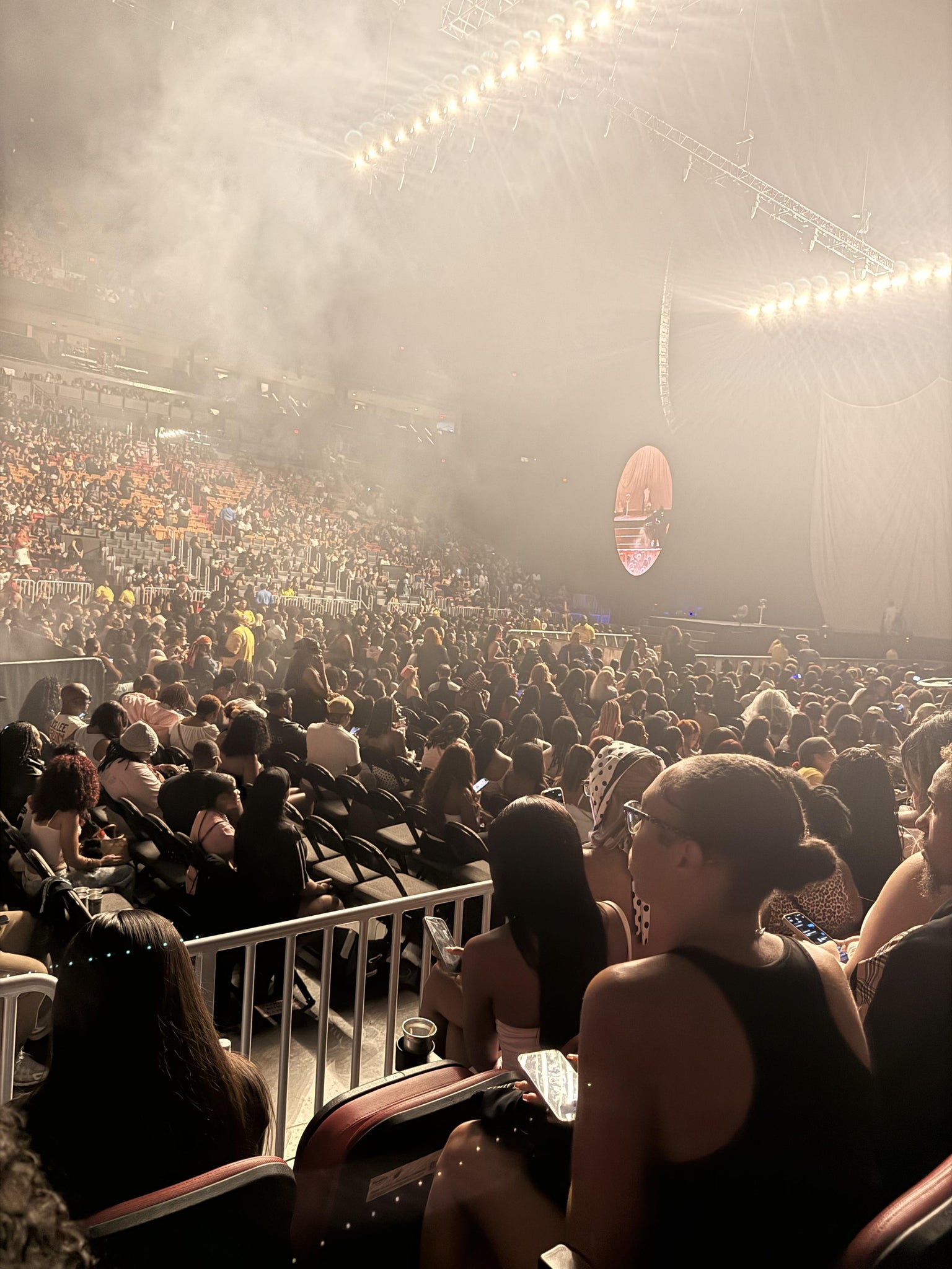 Vue réelle des fans prise de la Section 108 au site Kaseya Center par Lordis D