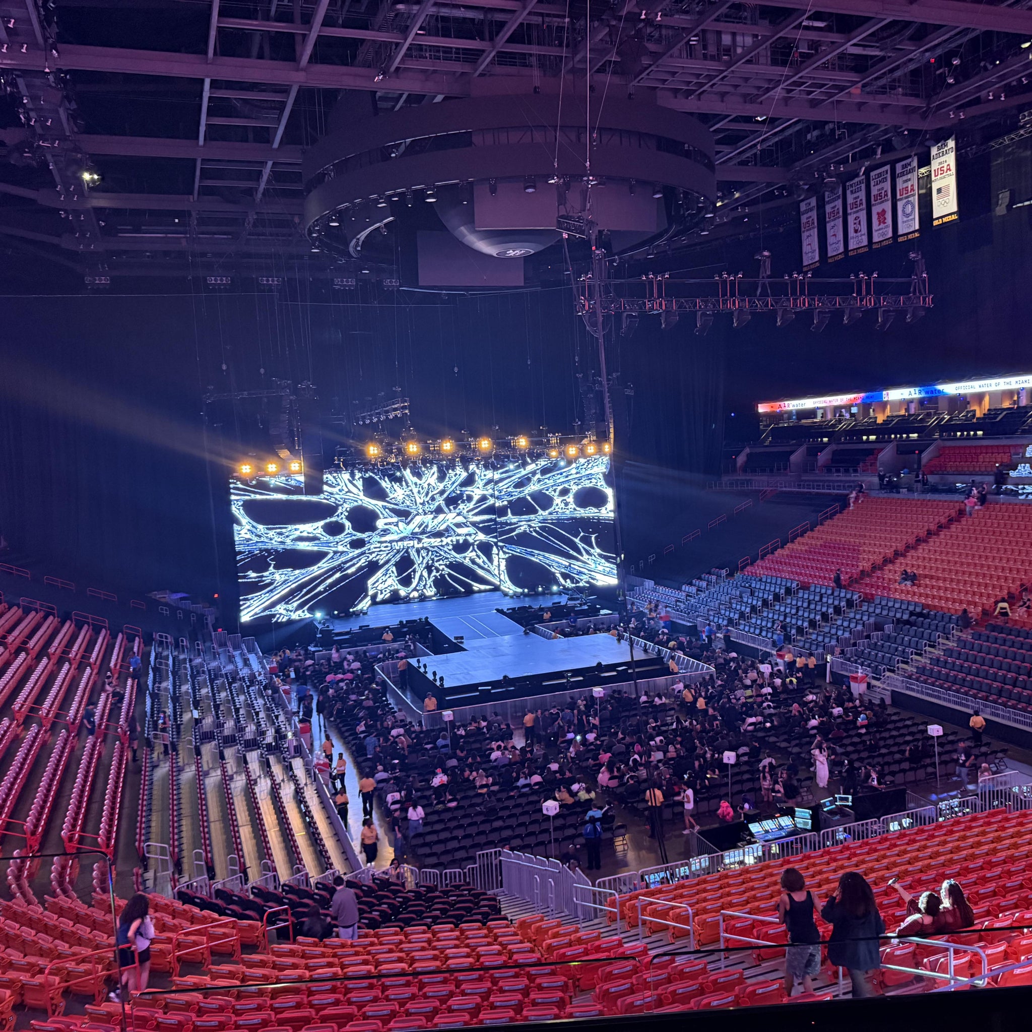 Vue réelle des fans prise de la Suite 243 au site Kaseya Center par Mahailey F