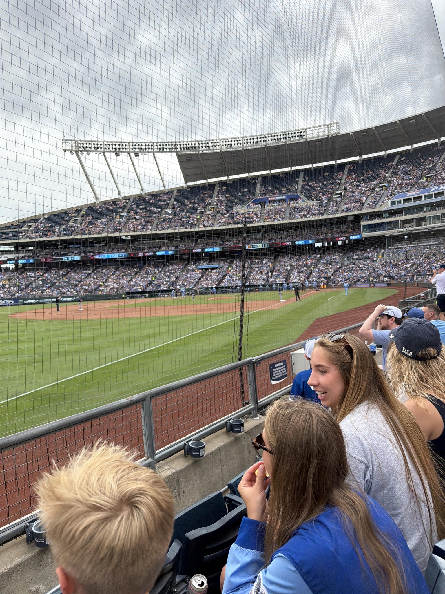 Vue réelle des fans prise de la Section 112 au site Kauffman Stadium par Ryan P
