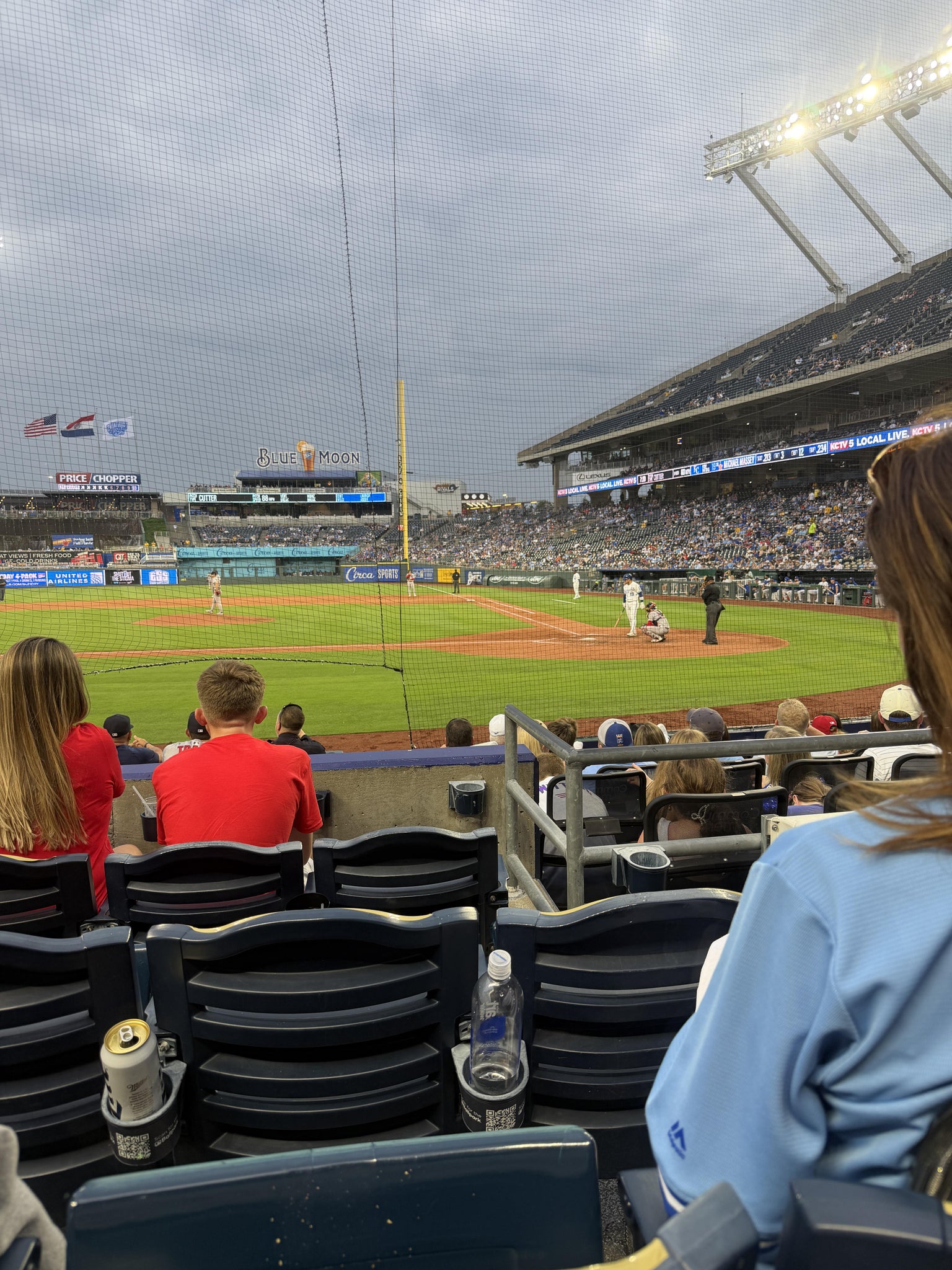 Vue réelle des fans prise de la Section 123 au site Kauffman Stadium par Terry S