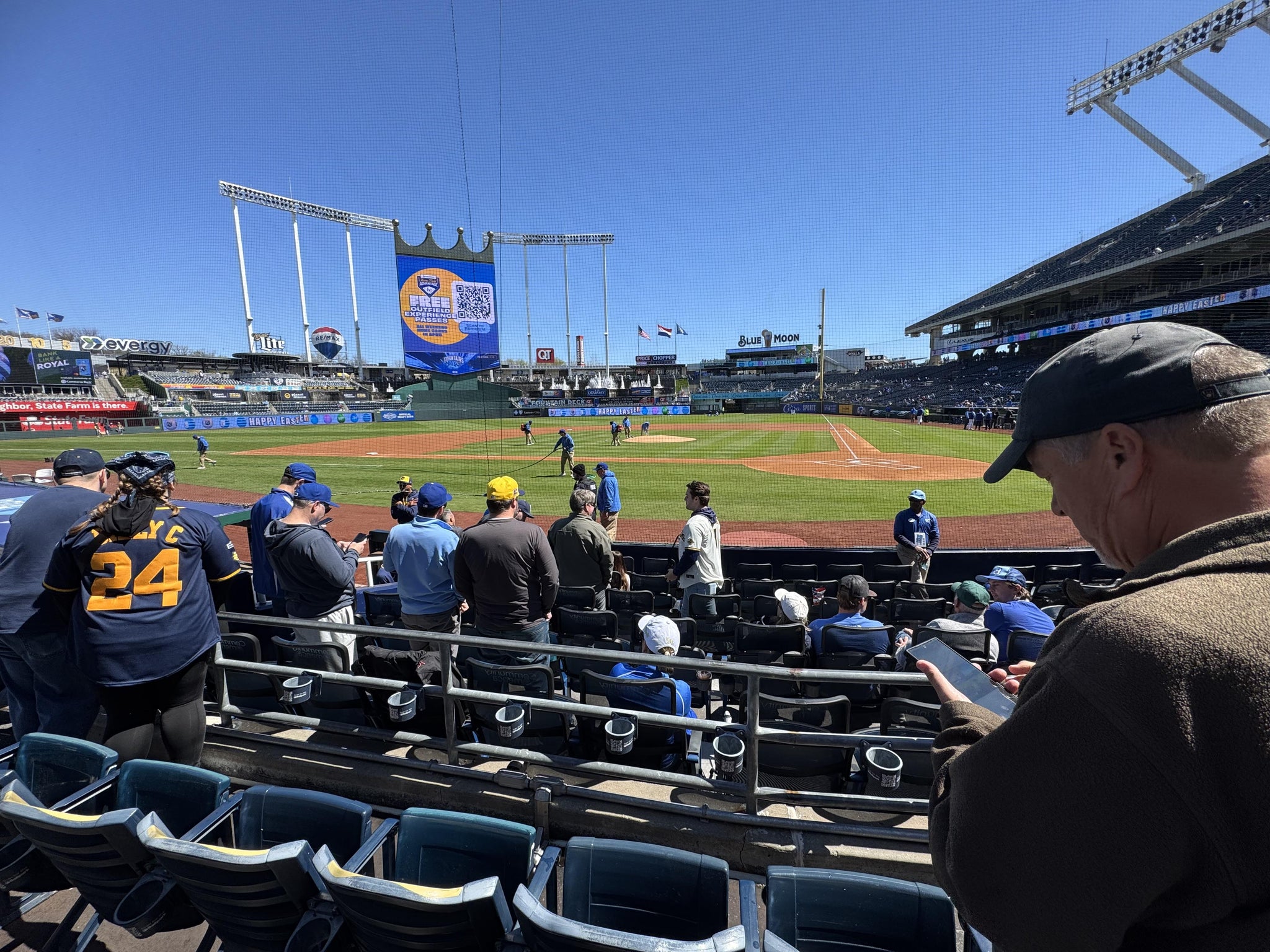 Vue réelle des fans prise de la Section 124 au site Kauffman Stadium par Jamie G