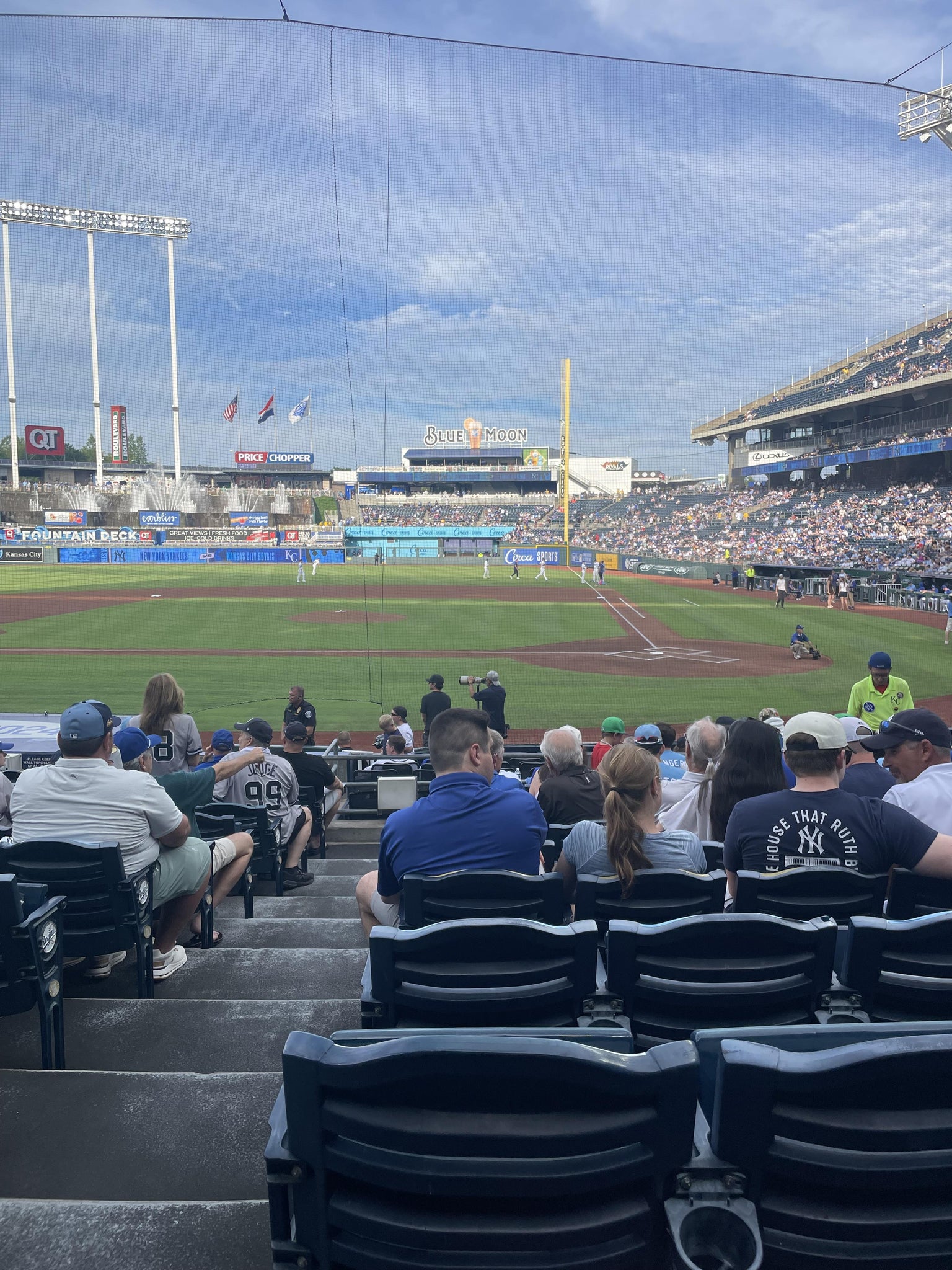 Vue réelle des fans prise de la Section 124 au site Kauffman Stadium par Mathew W