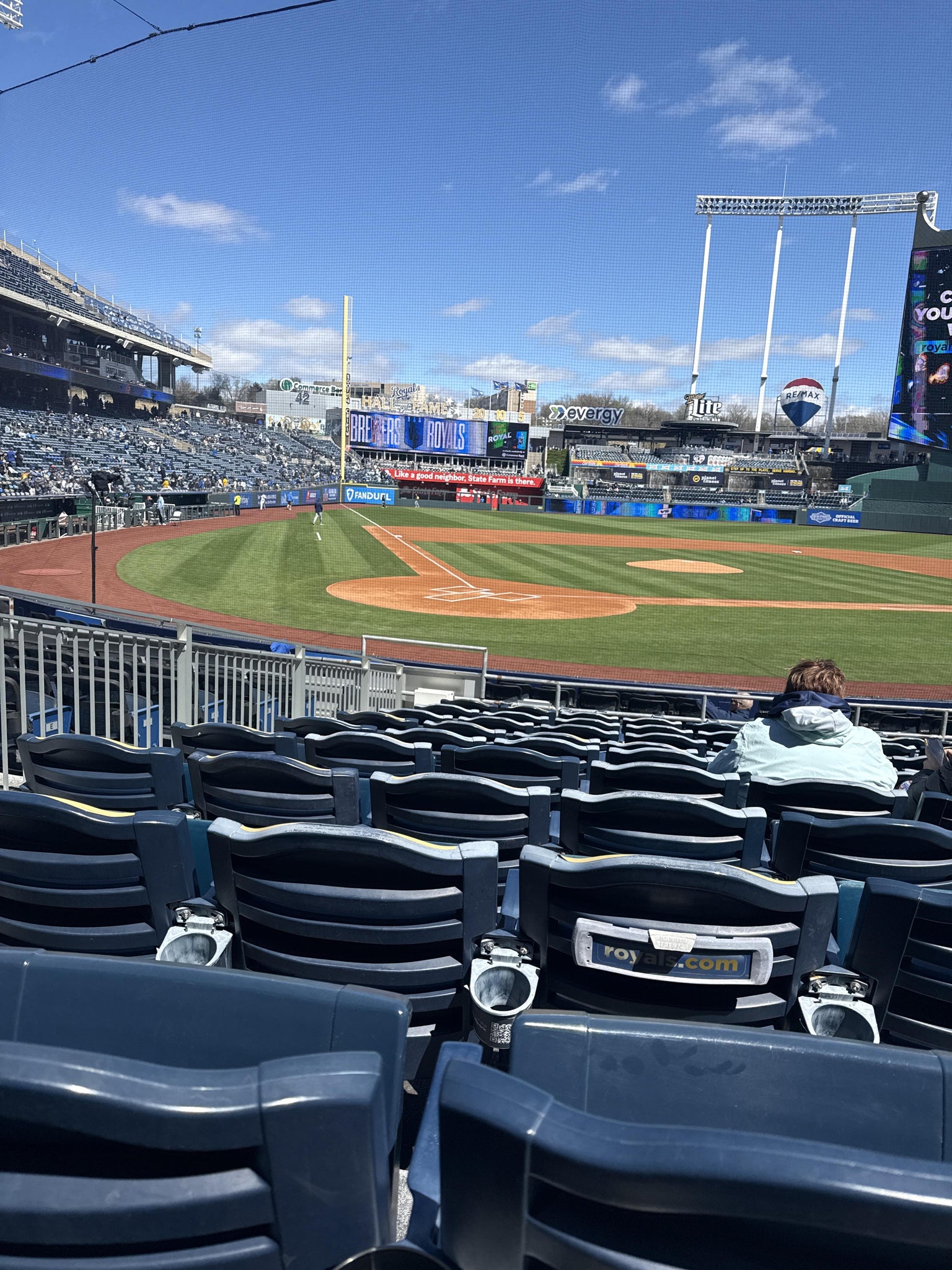 Vue réelle des fans prise de la Section 130 au site Kauffman Stadium par Keelon S
