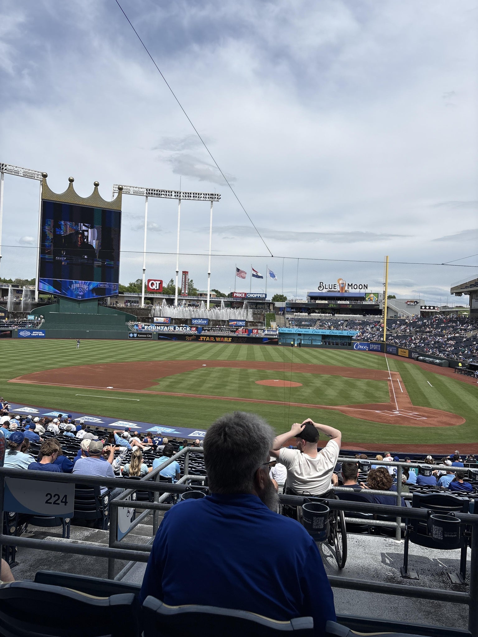 Vue réelle des fans prise de la Section 224 au site Kauffman Stadium par Tanner S
