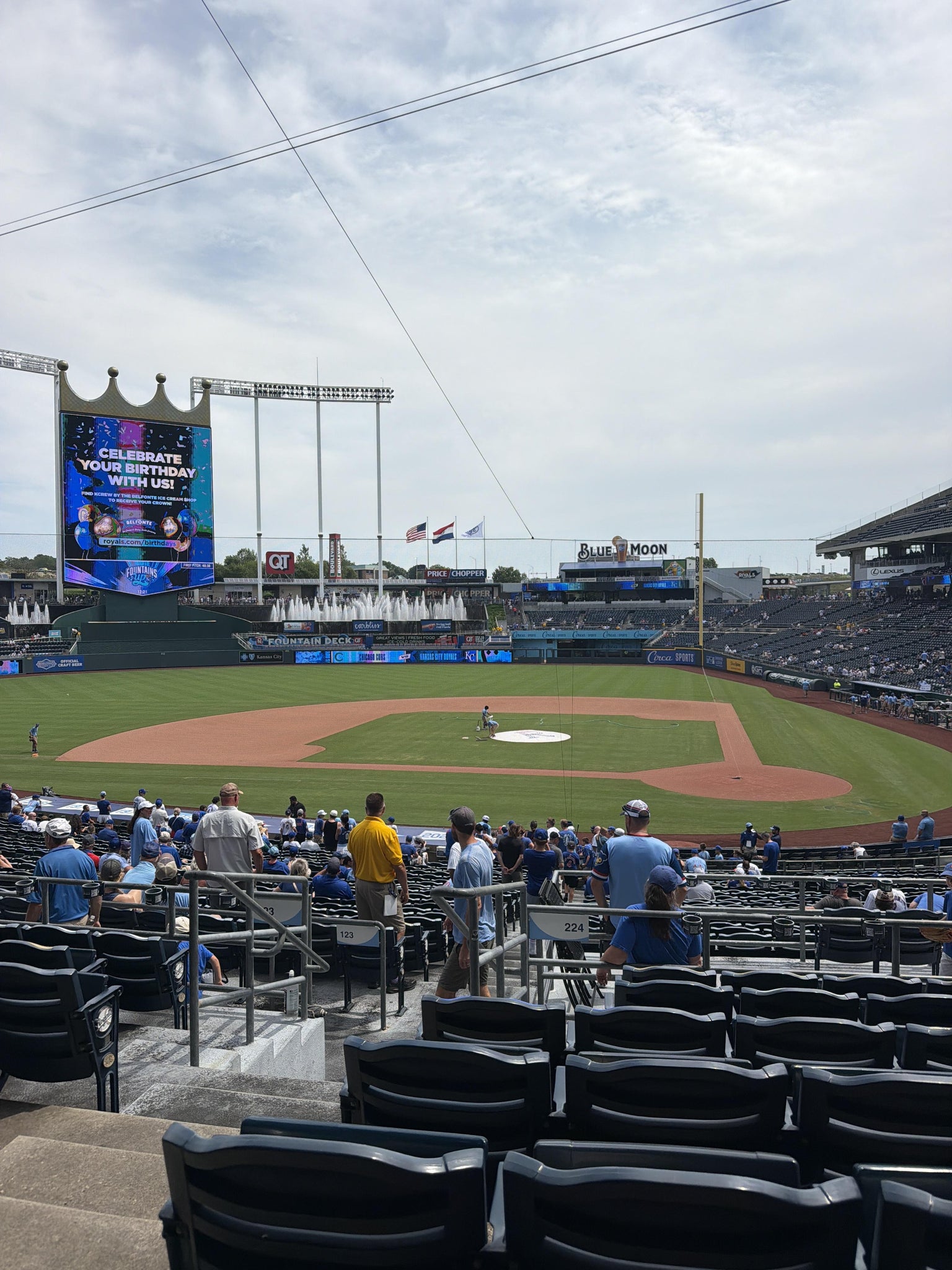 Vue réelle des fans prise de la Section 224 au site Kauffman Stadium par Angelo F